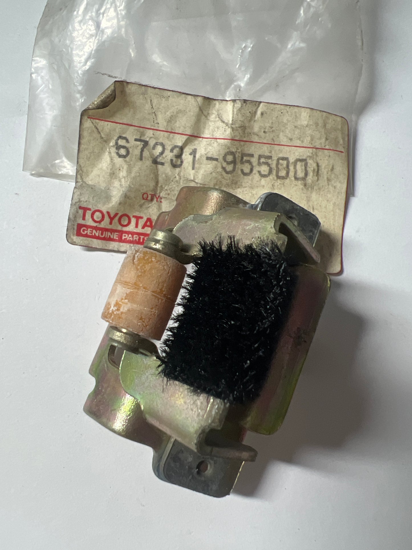 67231-95500 FRONT DOOR WINDOW REGULATOR & HINGE, toyota