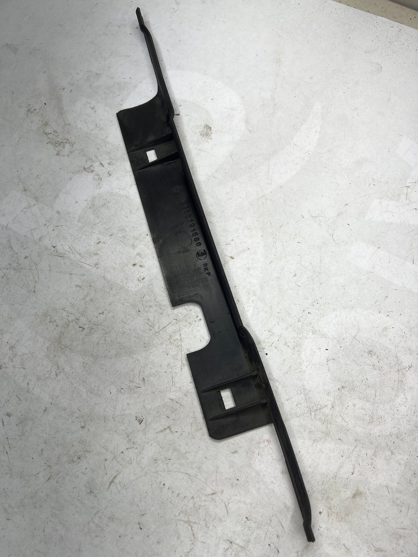 7700791560 PLATE RADIATOR 19 RENAULT