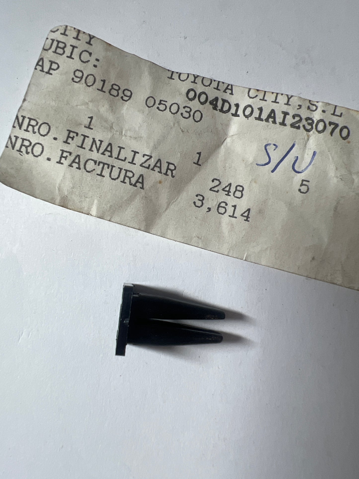 90189-05030 REAR COMBINATION LAMP 84-01: SWITCH & RELAY & COMPUTER, toyota