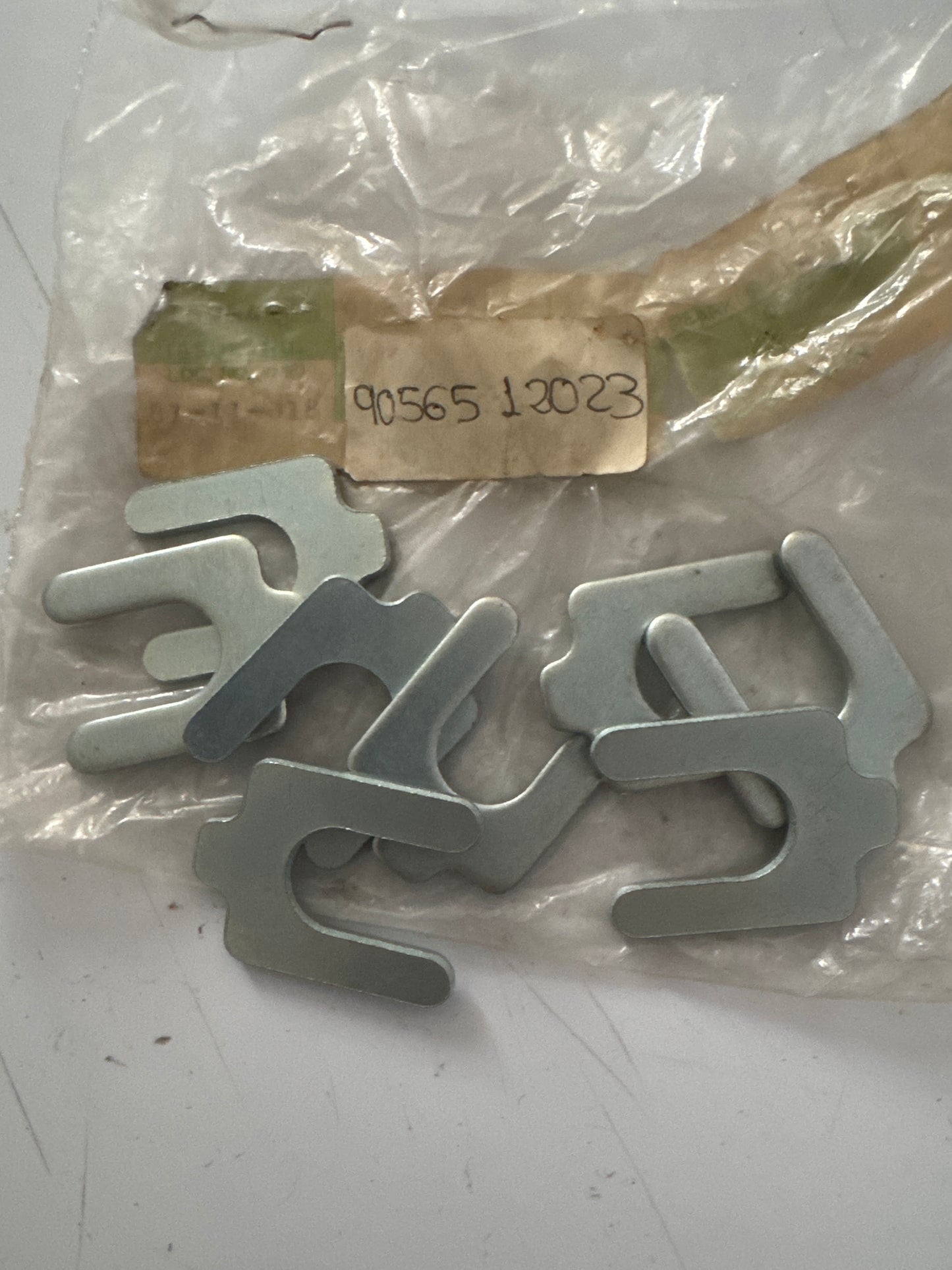 90565-12023 FRONT AXLE ARM & STEERING KNUCKLE, toyota