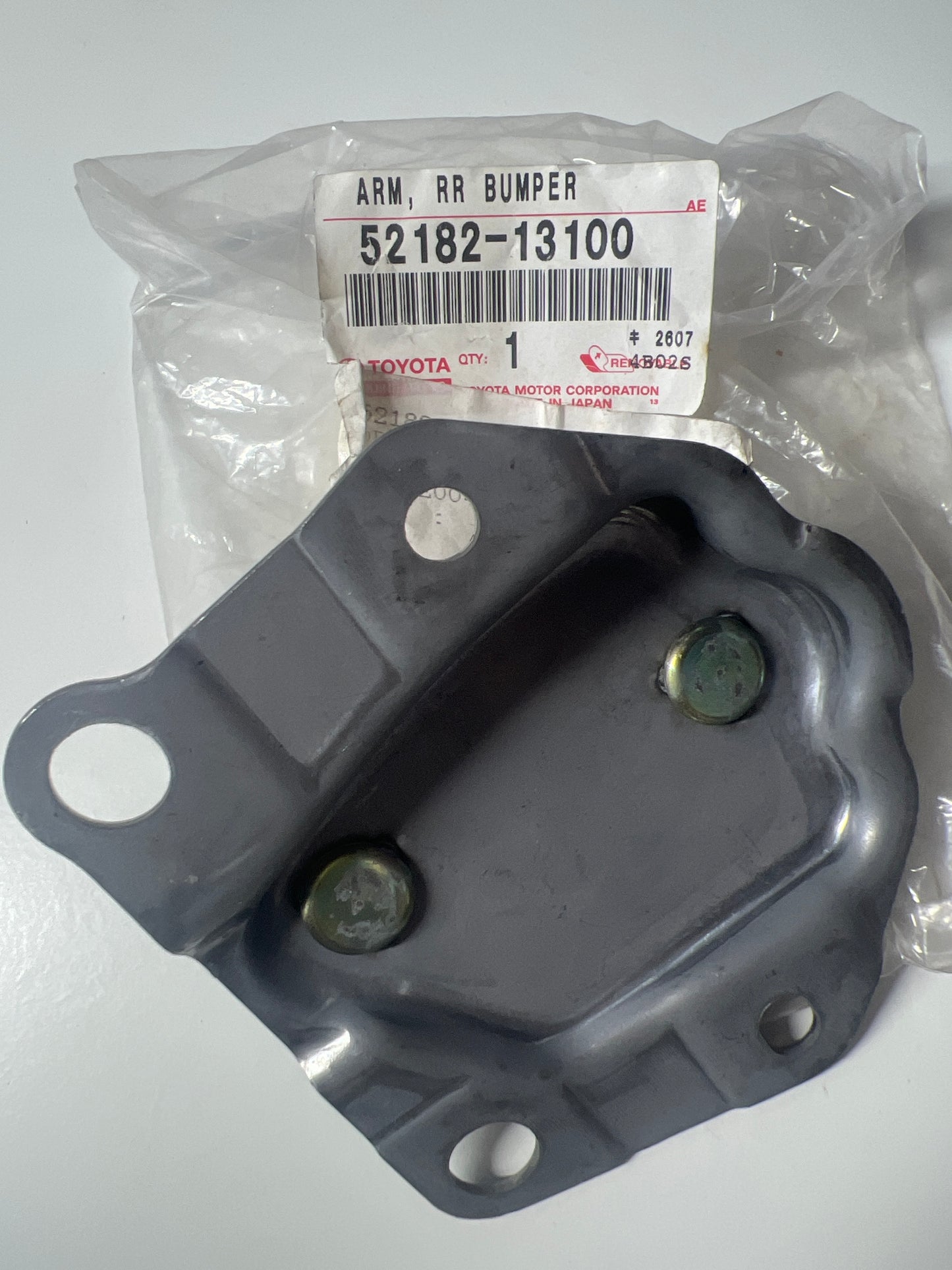 52182-13100 REAR BUMPER & BUMPER STAY, toyota