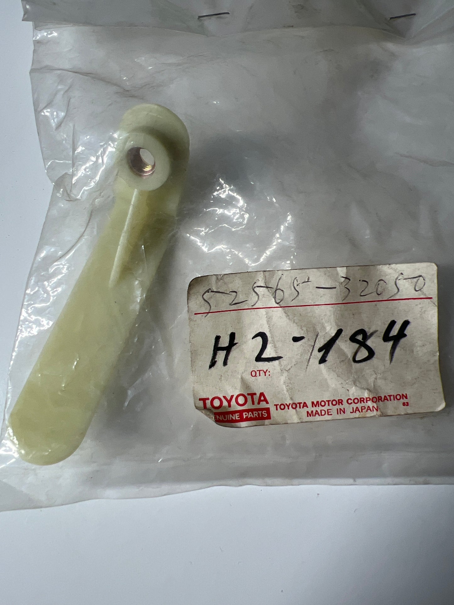 52565-32050, RETENEDOR. AMORTIGUADOR TRASERO INFERIOR, Toyota - Lexus