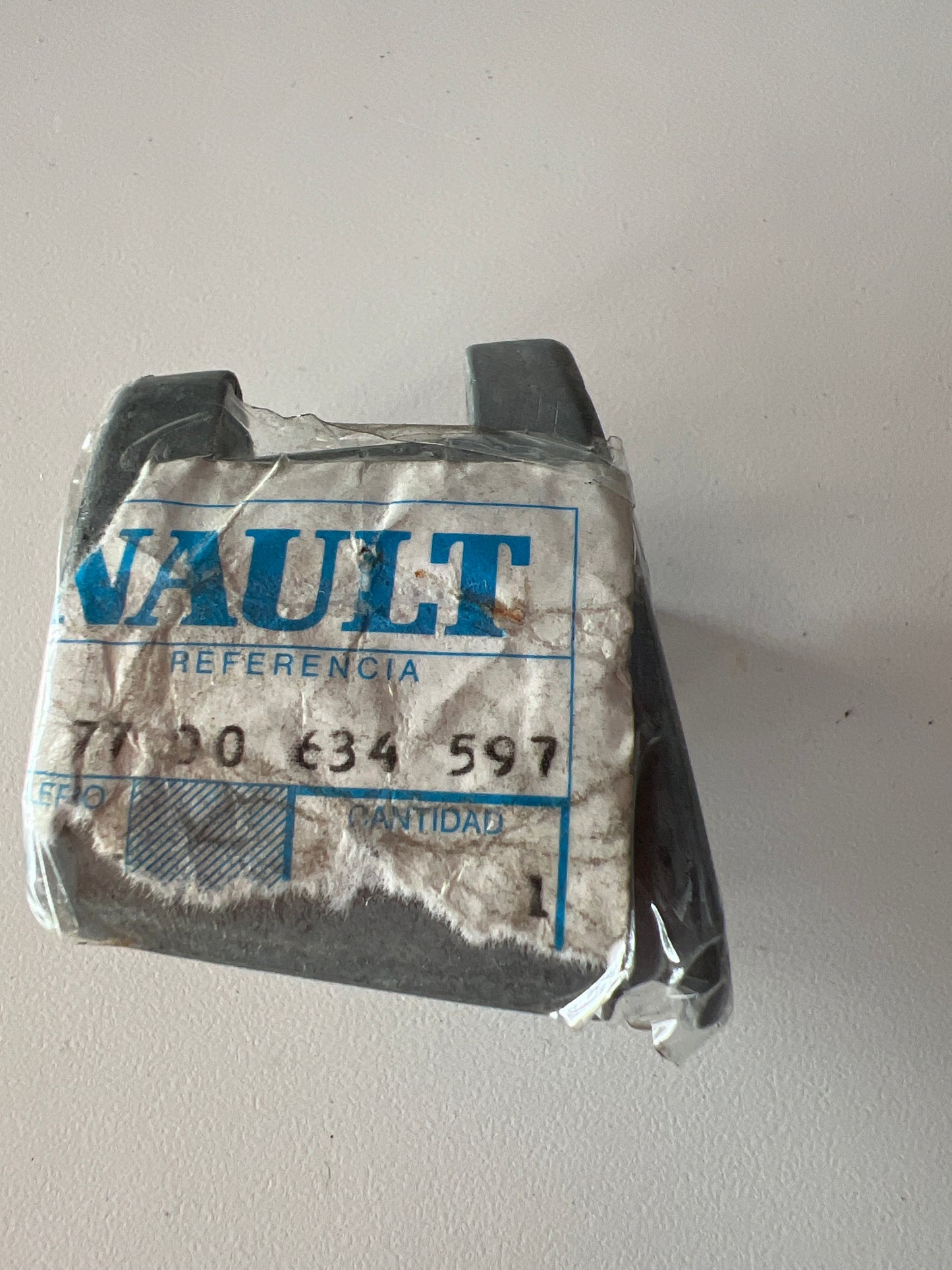 7700634597 HINGE RH T/G R4 RENAULT