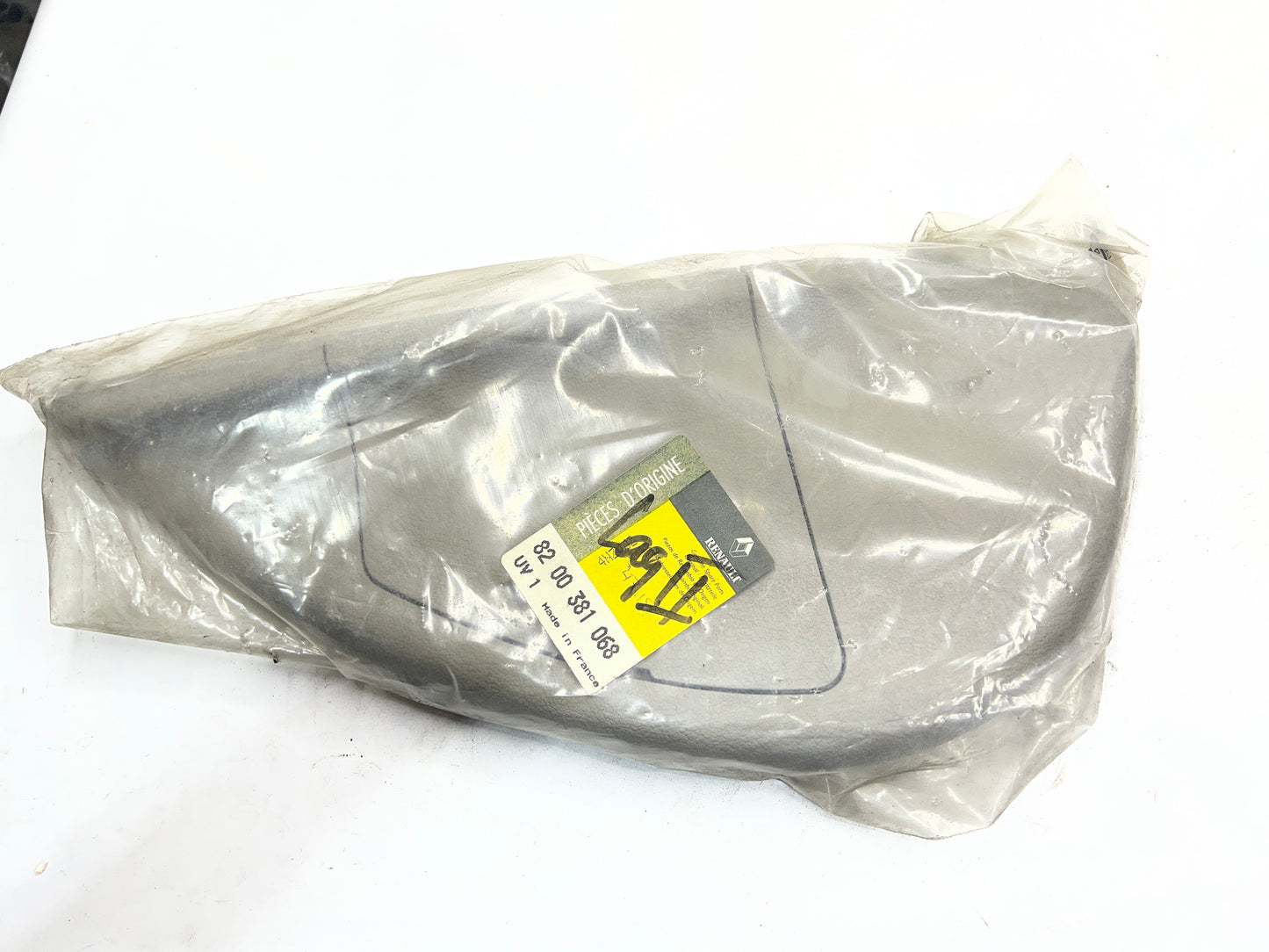8200381068 OBTURATEUR JOUE G RENAULT