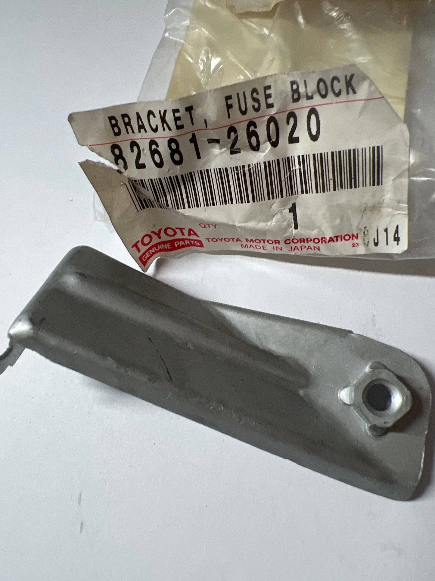 82681-26020 SWITCH & RELAY & COMPUTER, toyota