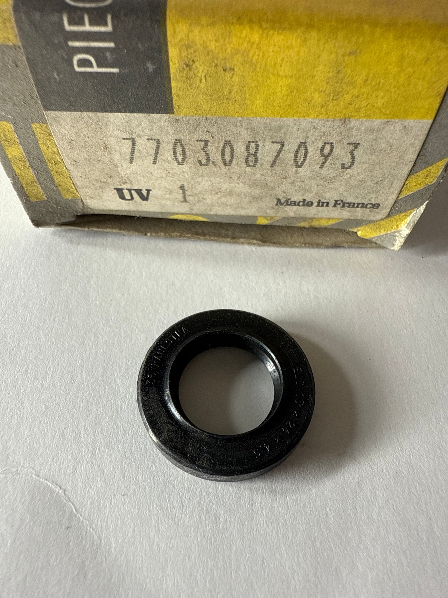 7703087093 - RETEN CAMBIO - Renault