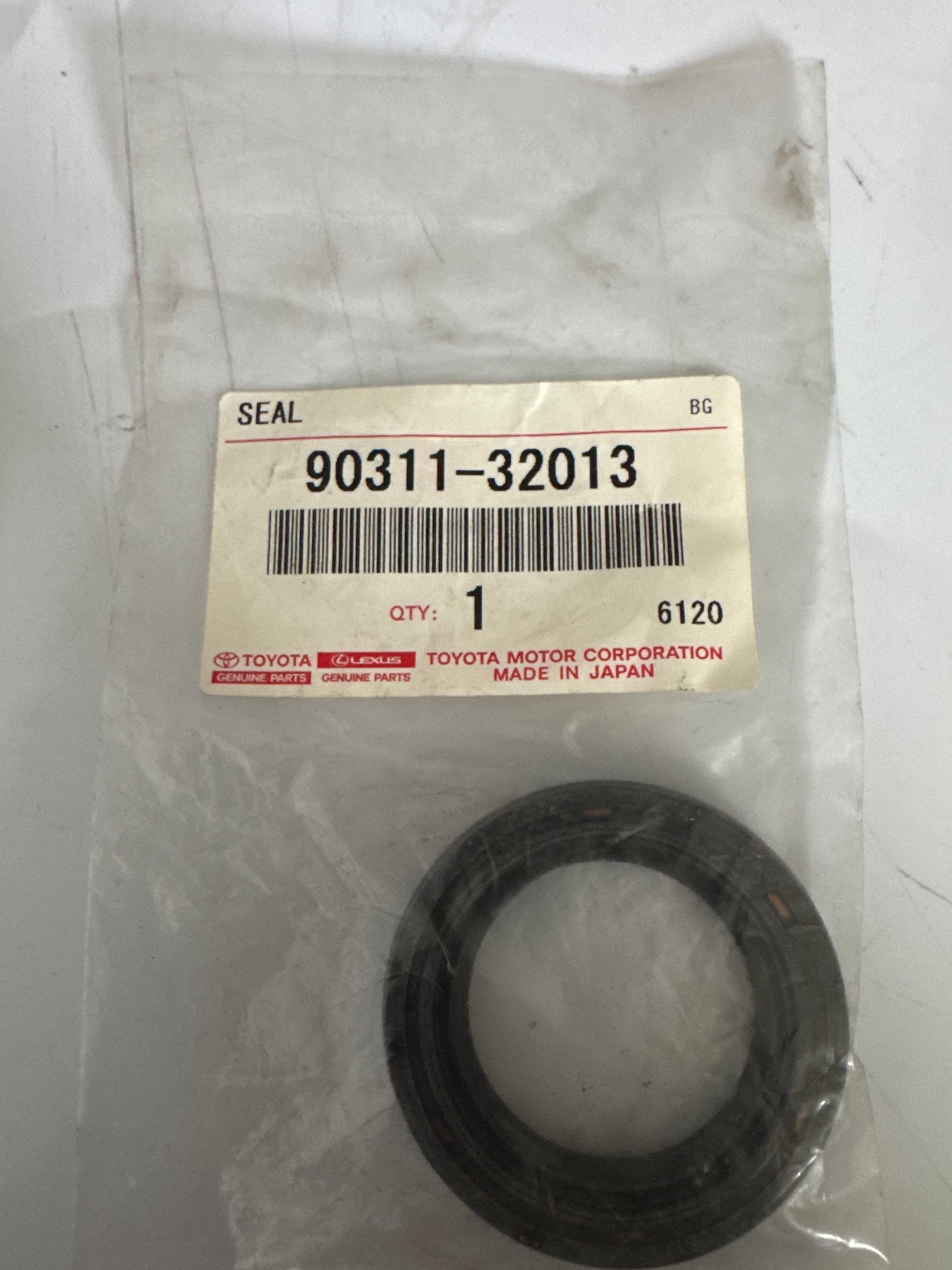 90311-32013 CLUTCH HOUSING & TRANSMISSION CASE (MTM), toyota