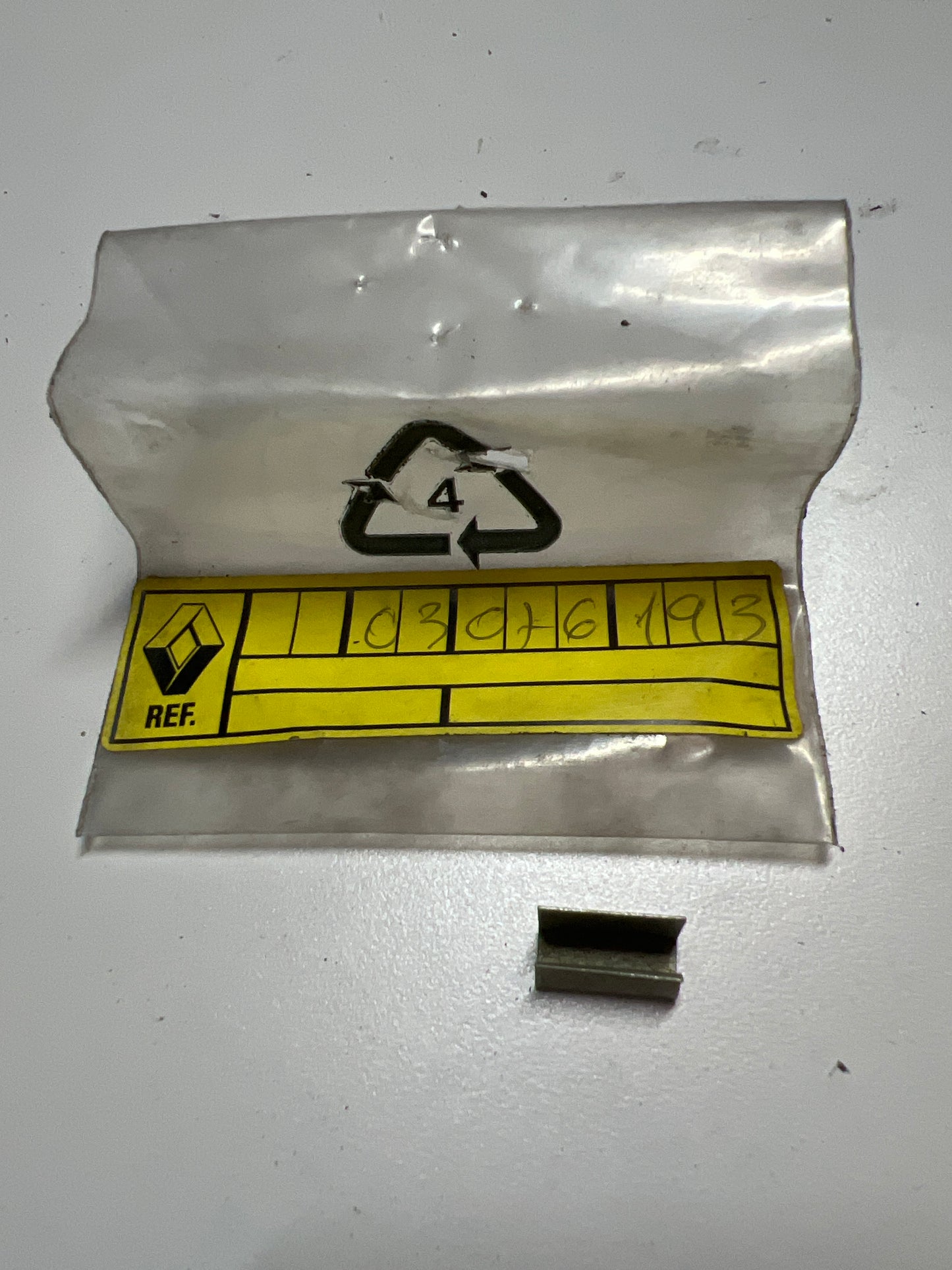 7703076193 CLIP CL RENAULT