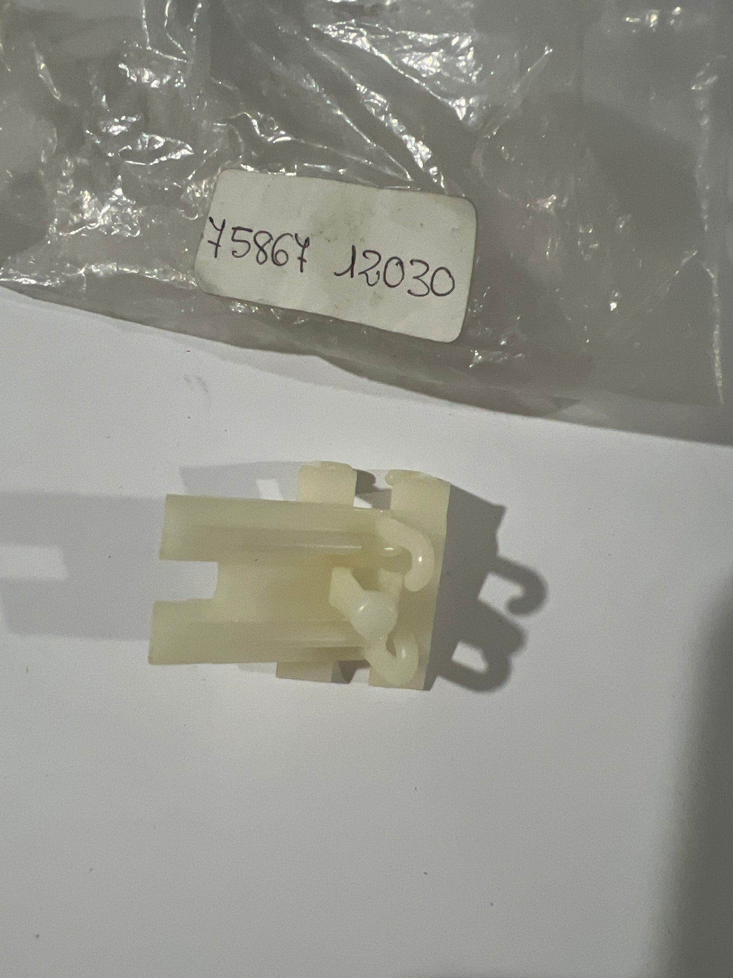 75867-12030 SIDE MOULDING, toyota