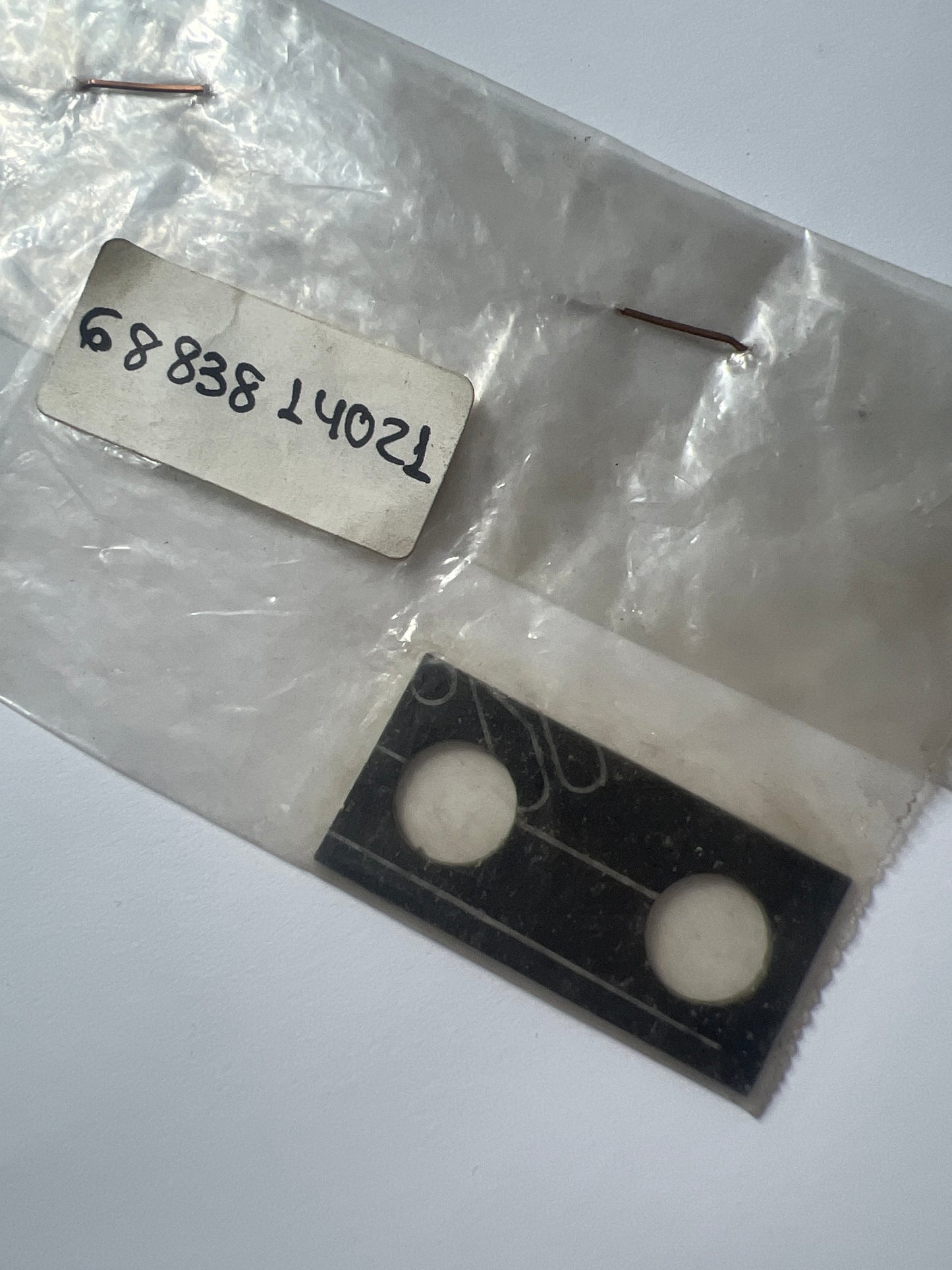 68838-14021 BACK DOOR LOCK & HANDLE, toyota