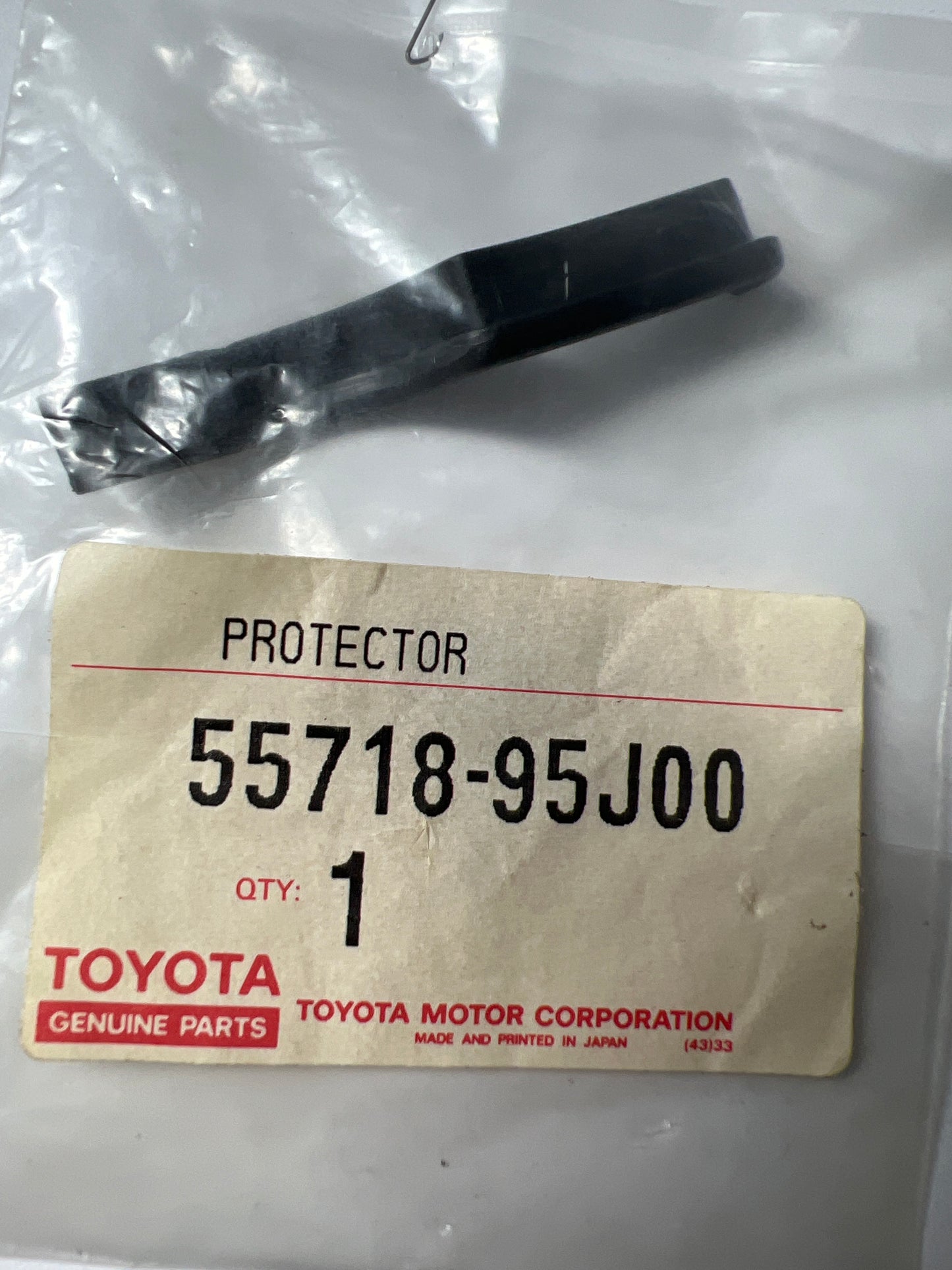 55718-95J00 FRONT PANEL & WINDSHIELD GLASS, toyota