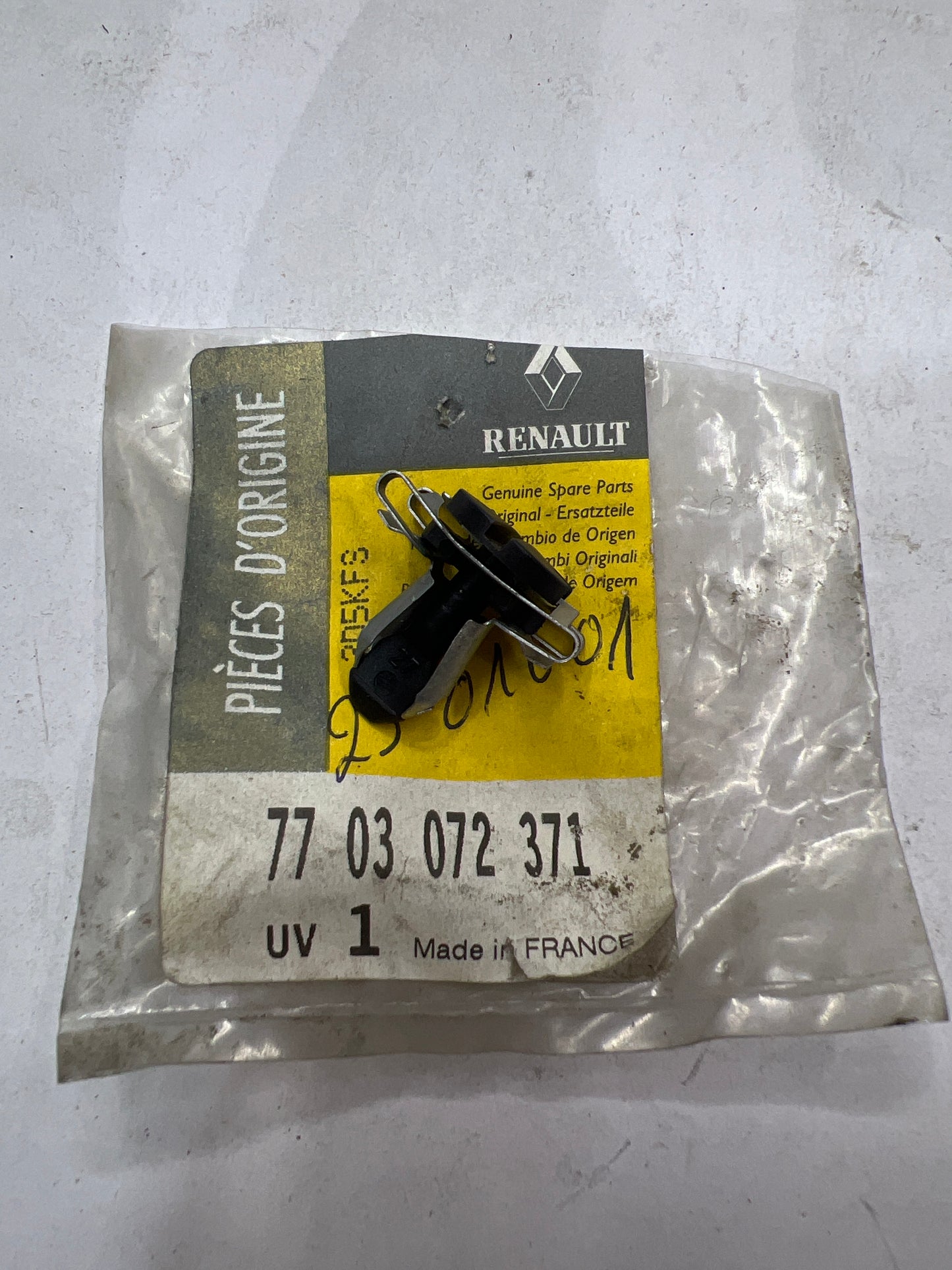 7703072371 Clip, tapacubos RENAULT
