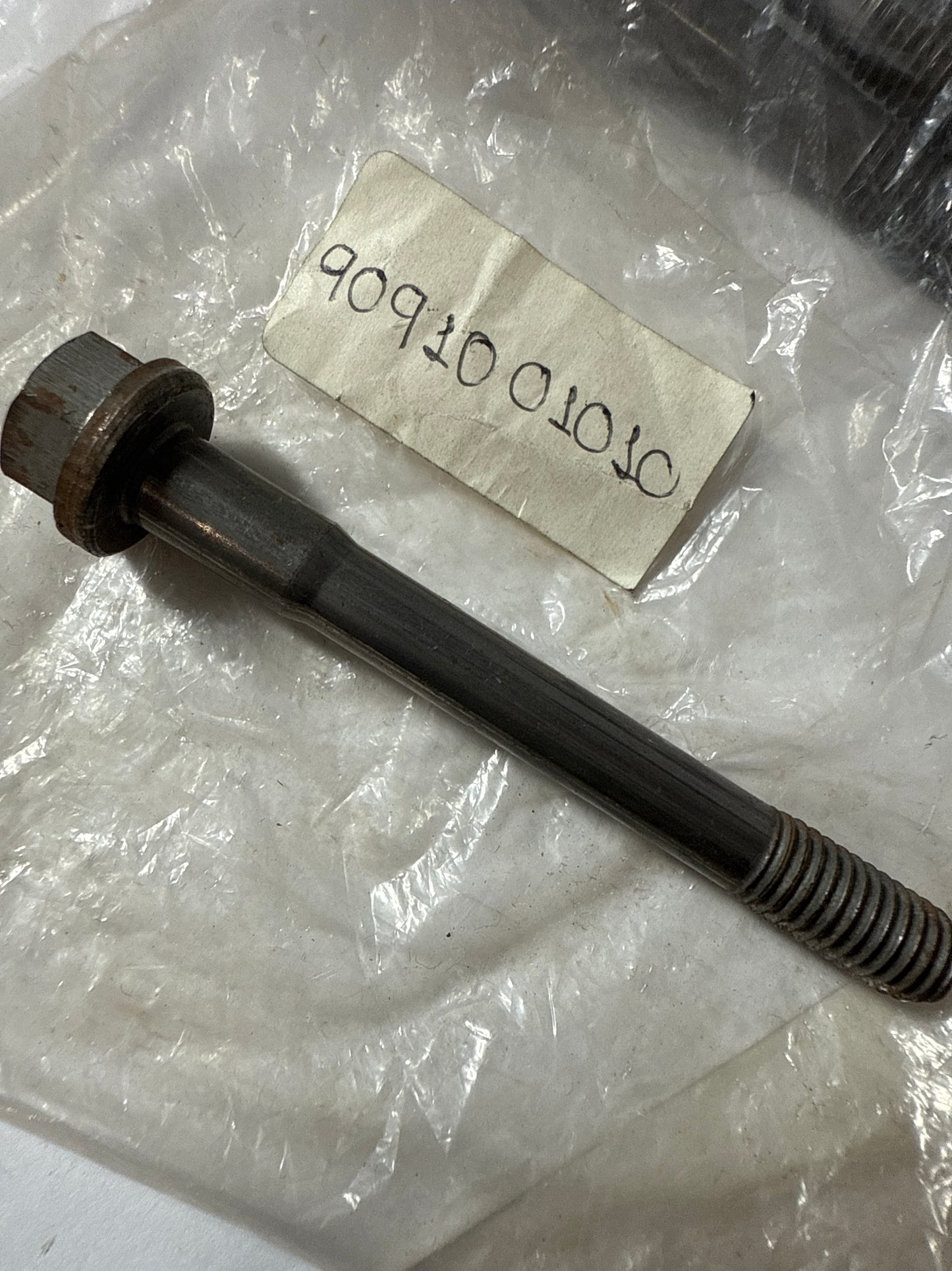 90910-01010 CAMSHAFT & VALVE, toyota