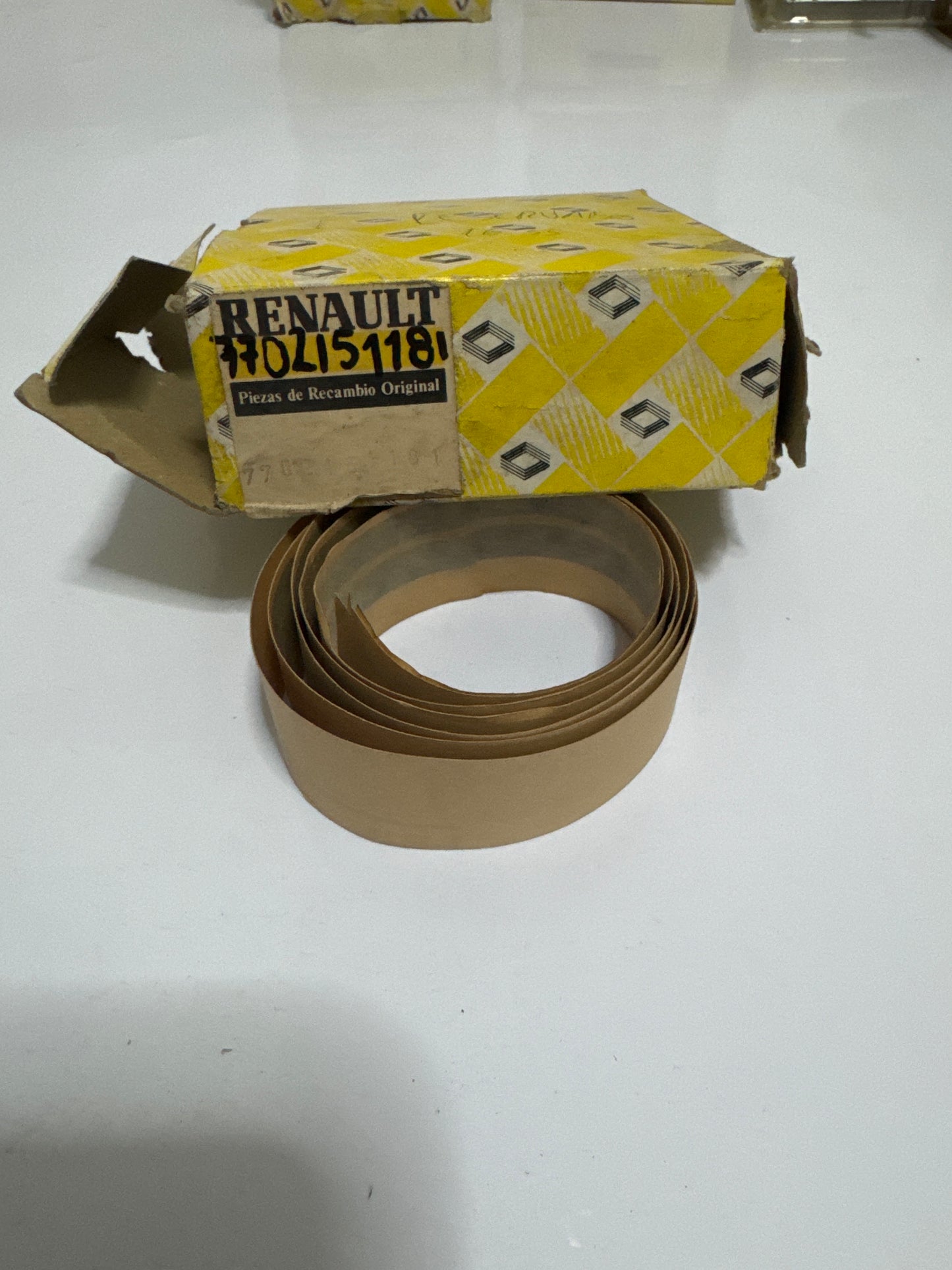 7702151181, BANDA ALE PTA IZQ, Renault