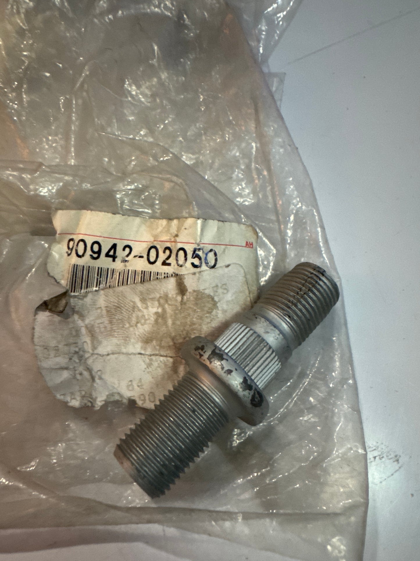 90942-02050 REAR AXLE SHAFT & HUB
43-03: FRONT AXLE HUB, toyota