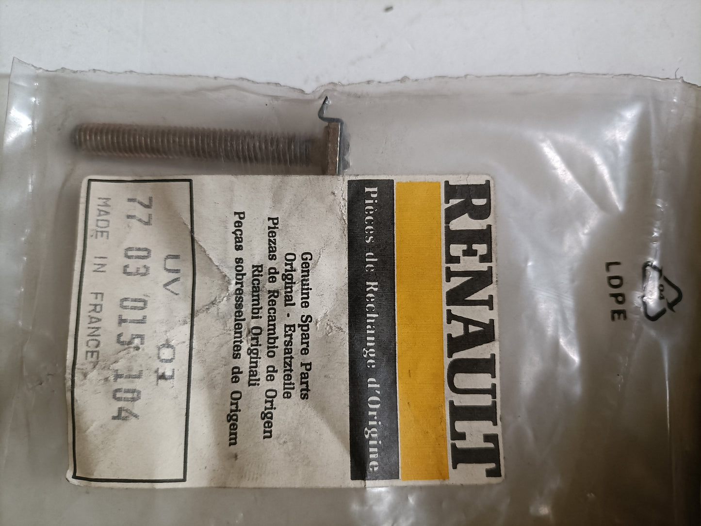 7703015104 Renault TORNILLO