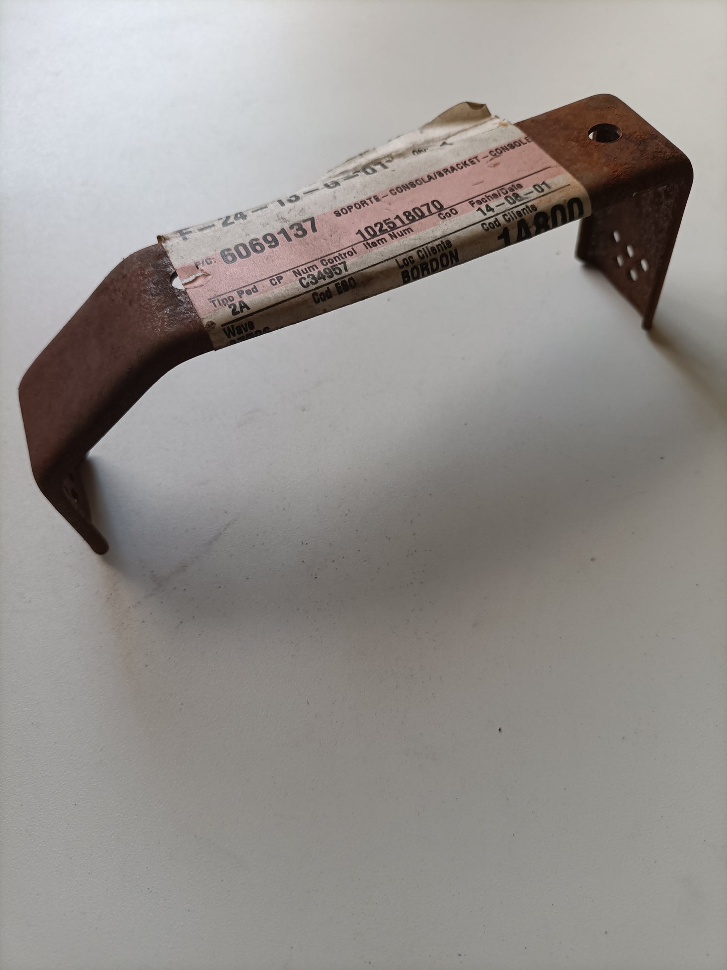 6069137, SOPORTE - CONSOLA, Ford