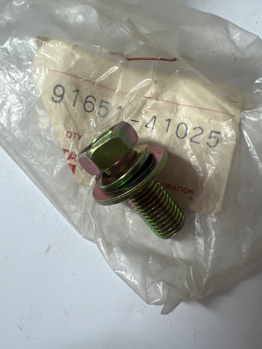 91651-41025 FRONT BUMPER & BUMPER STAY
85-05: HEADLAMP CLEANER, toyota