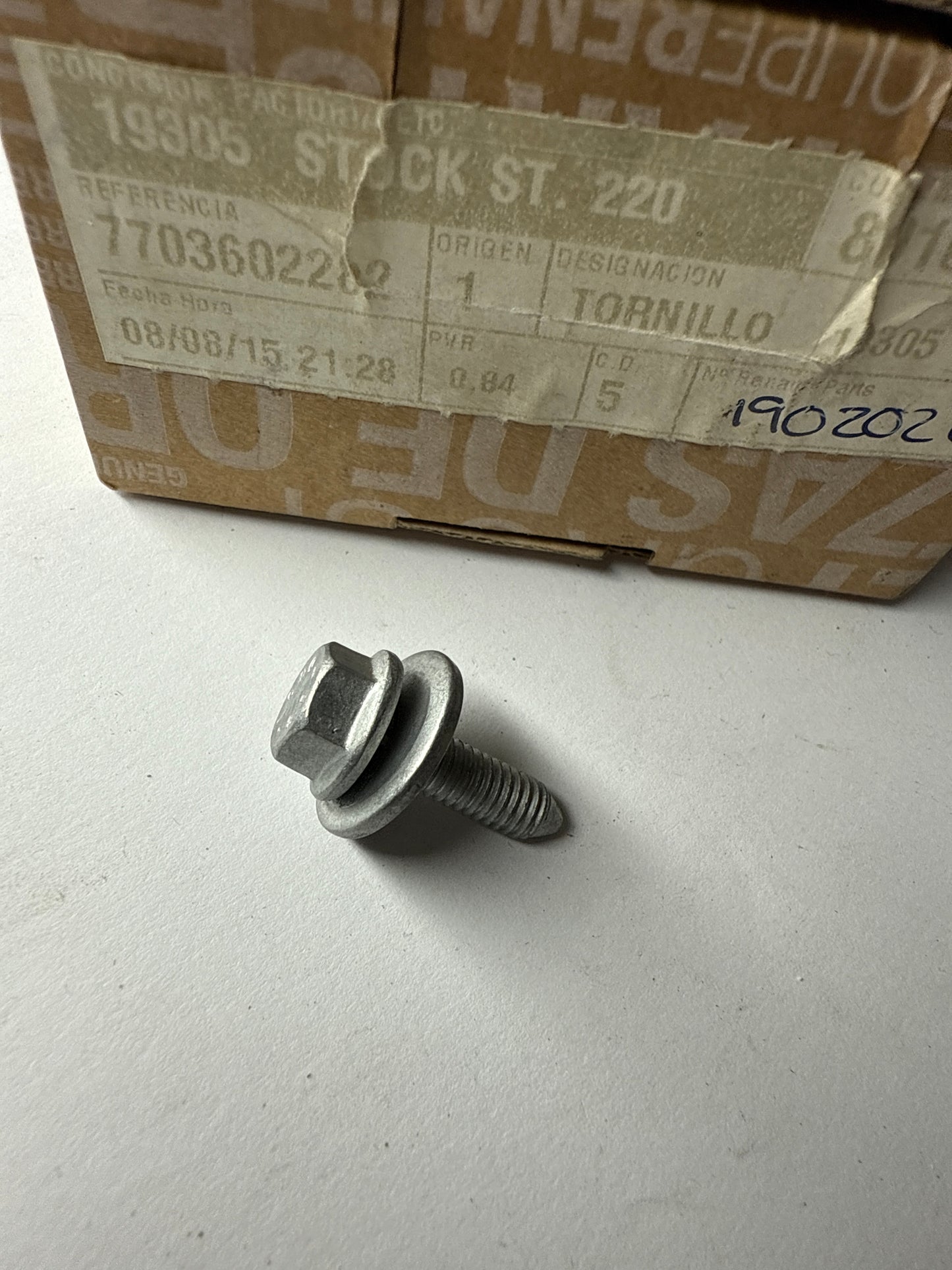7703602282 - TORNILLO - Renault