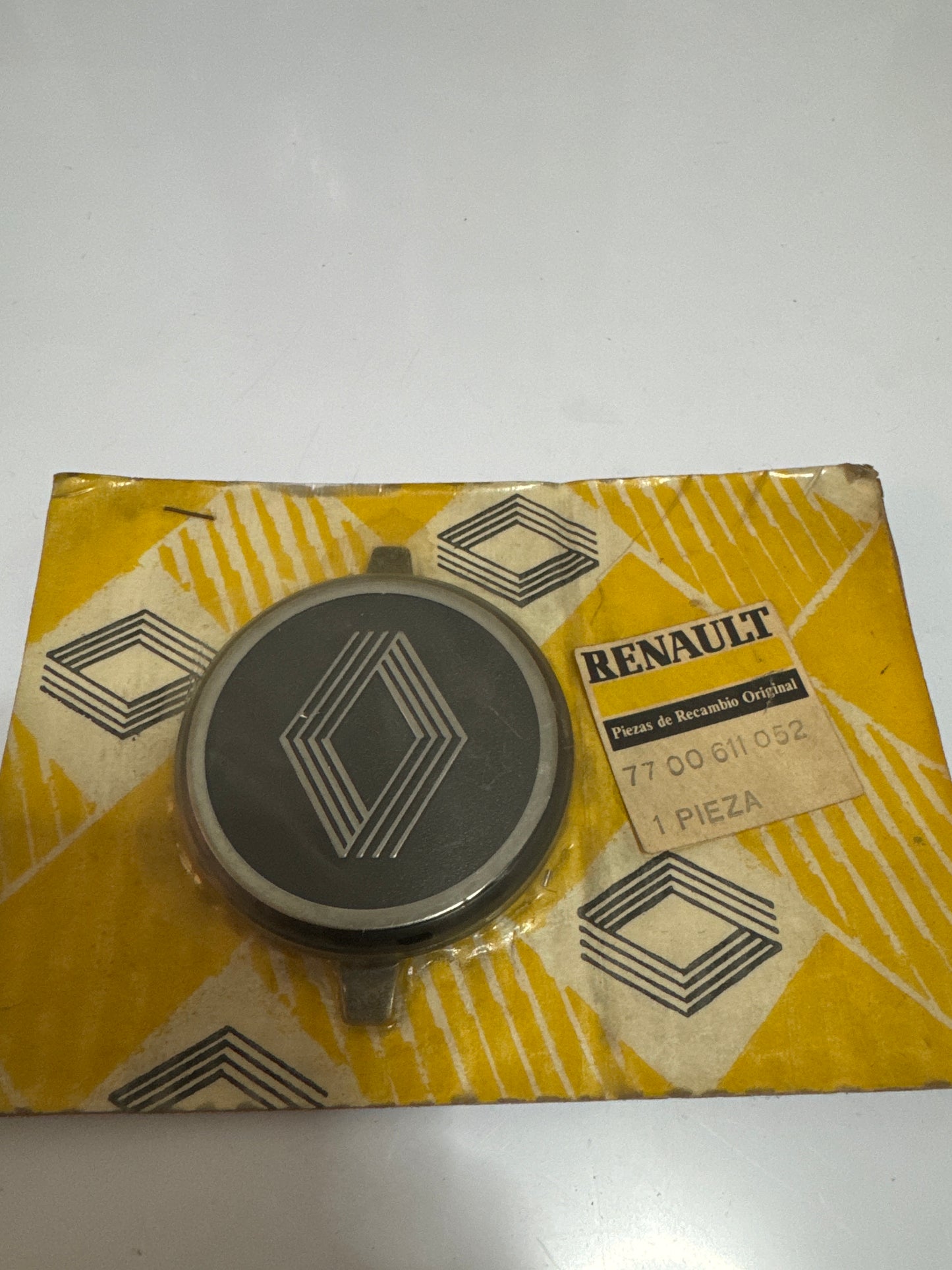 7700611052, EMBELL DE RUEDA, Renault