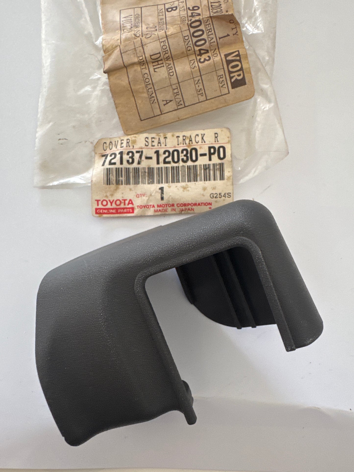 72137-12030-P0 FRONT SEAT & SEAT TRACK, toyota
