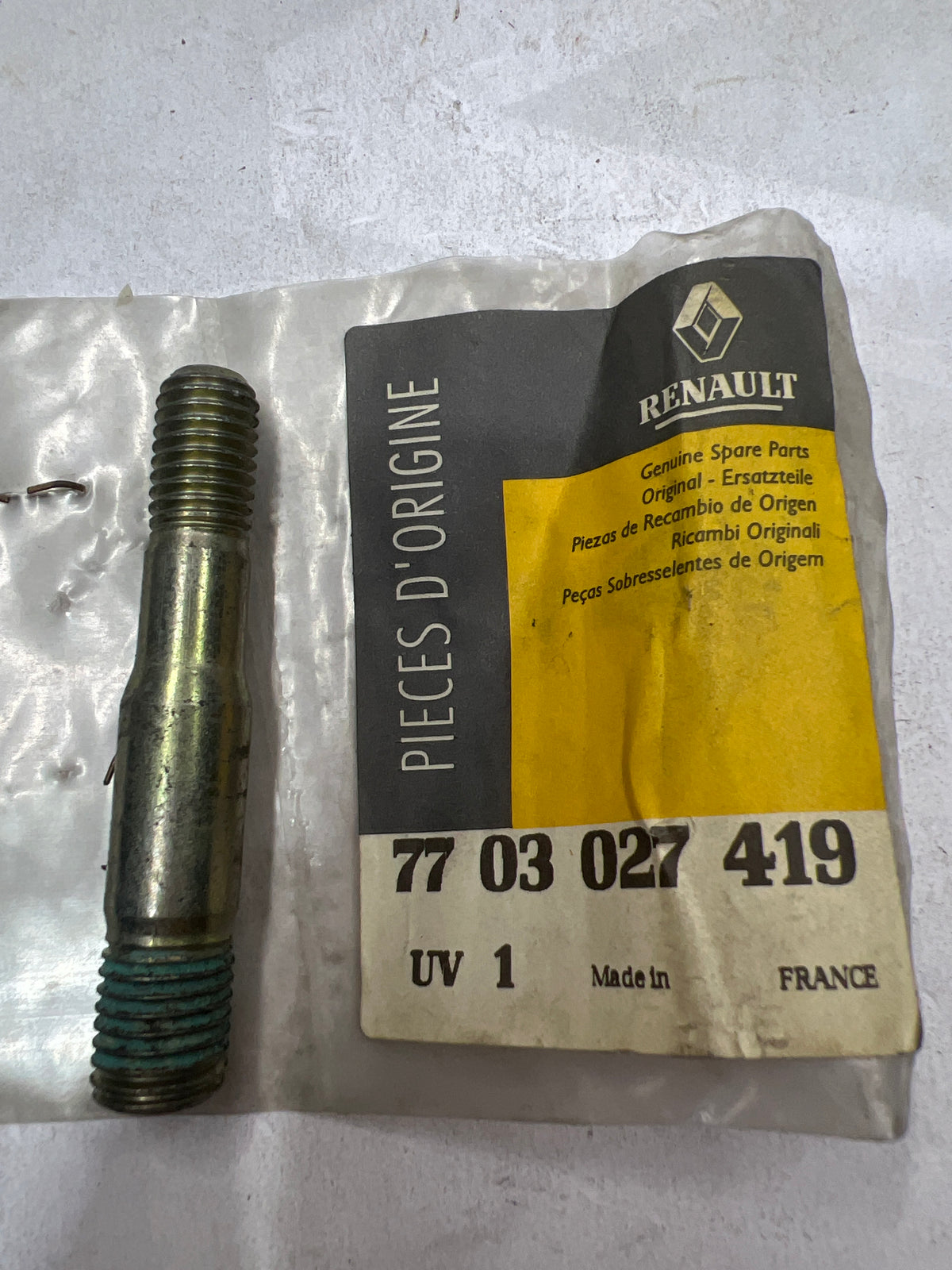 Espárrago de fijación Renault 7703027419