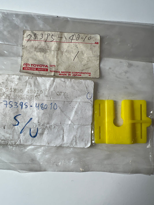 75395-48010, RETENEDOR DEL MARCO EXTERIOR N° 1, Toyota - Lexus