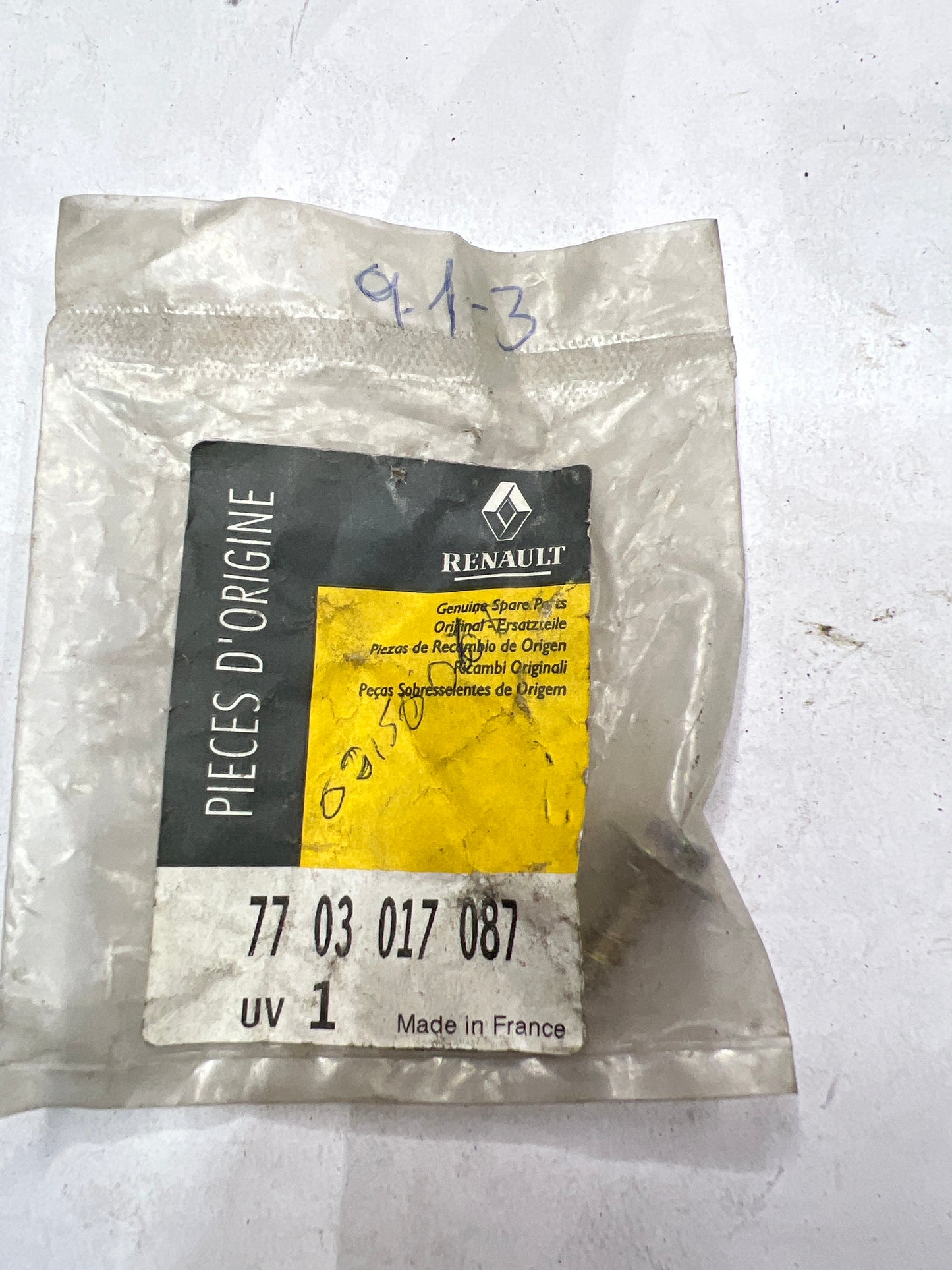 7703017087 Clip, tapacubos RENAULT