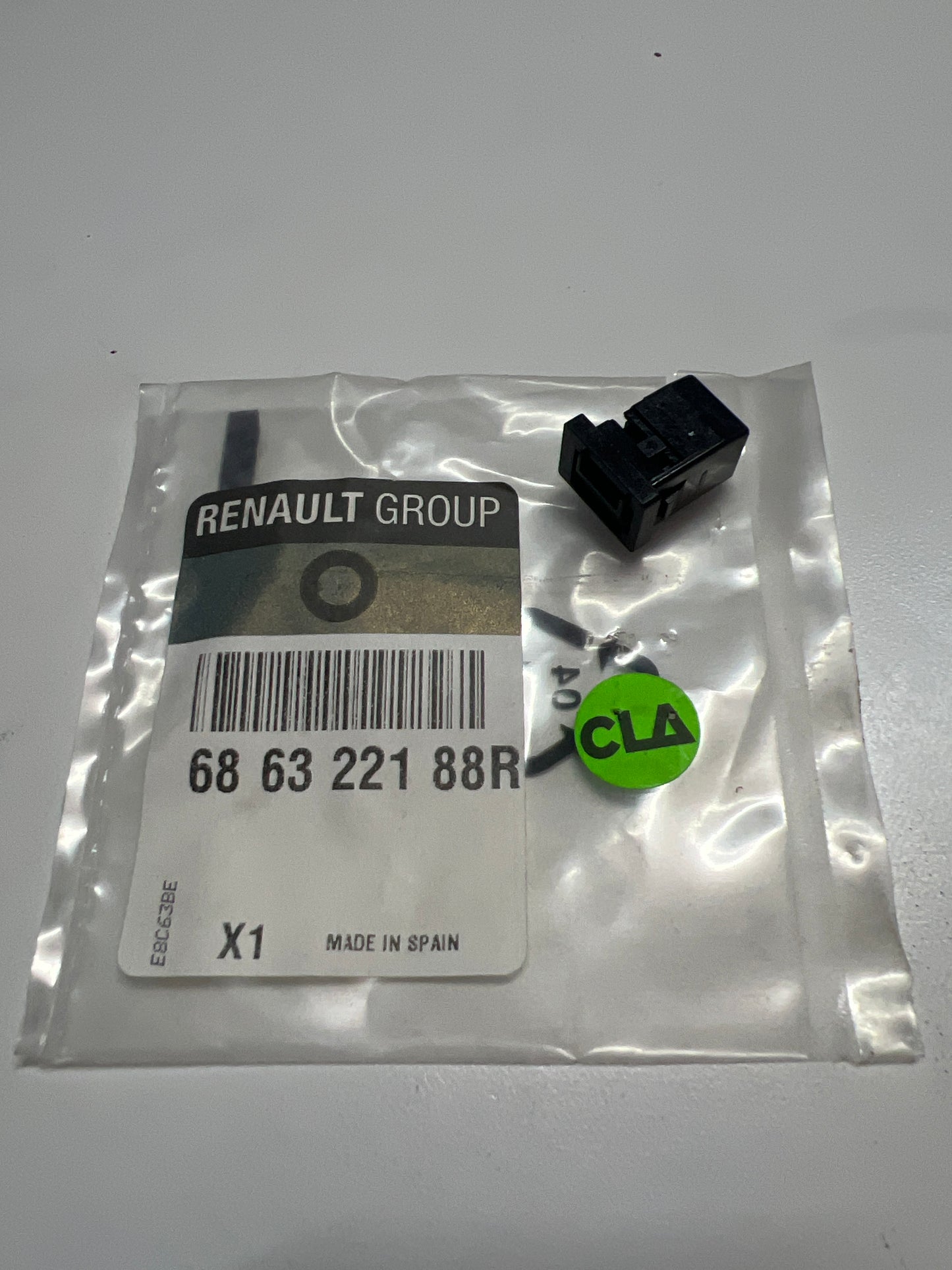 686322188R - CIERRE GUANTERA - Renault