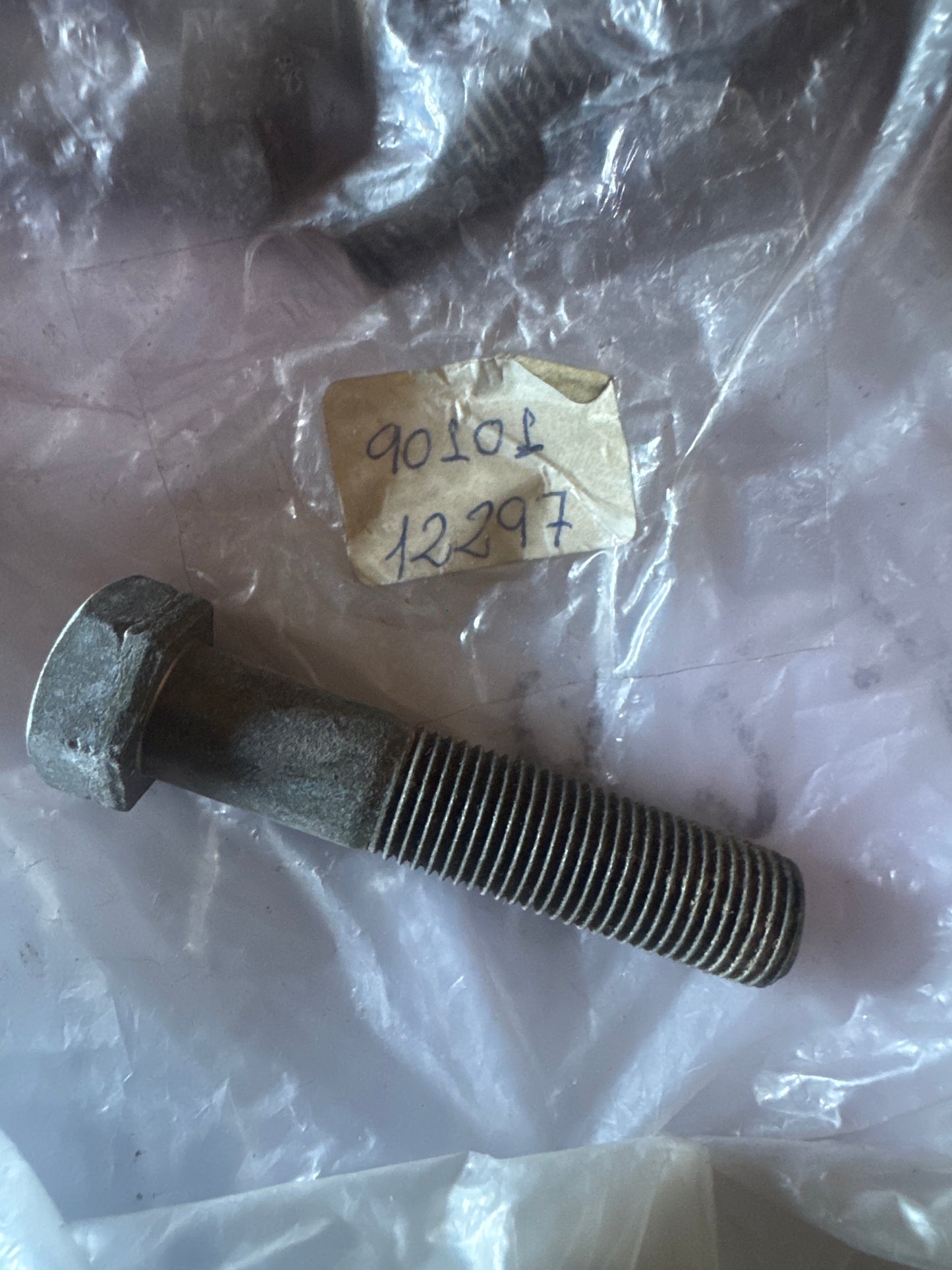 90101-12297 FRONT AXLE ARM & STEERING KNUCKLE, toyota