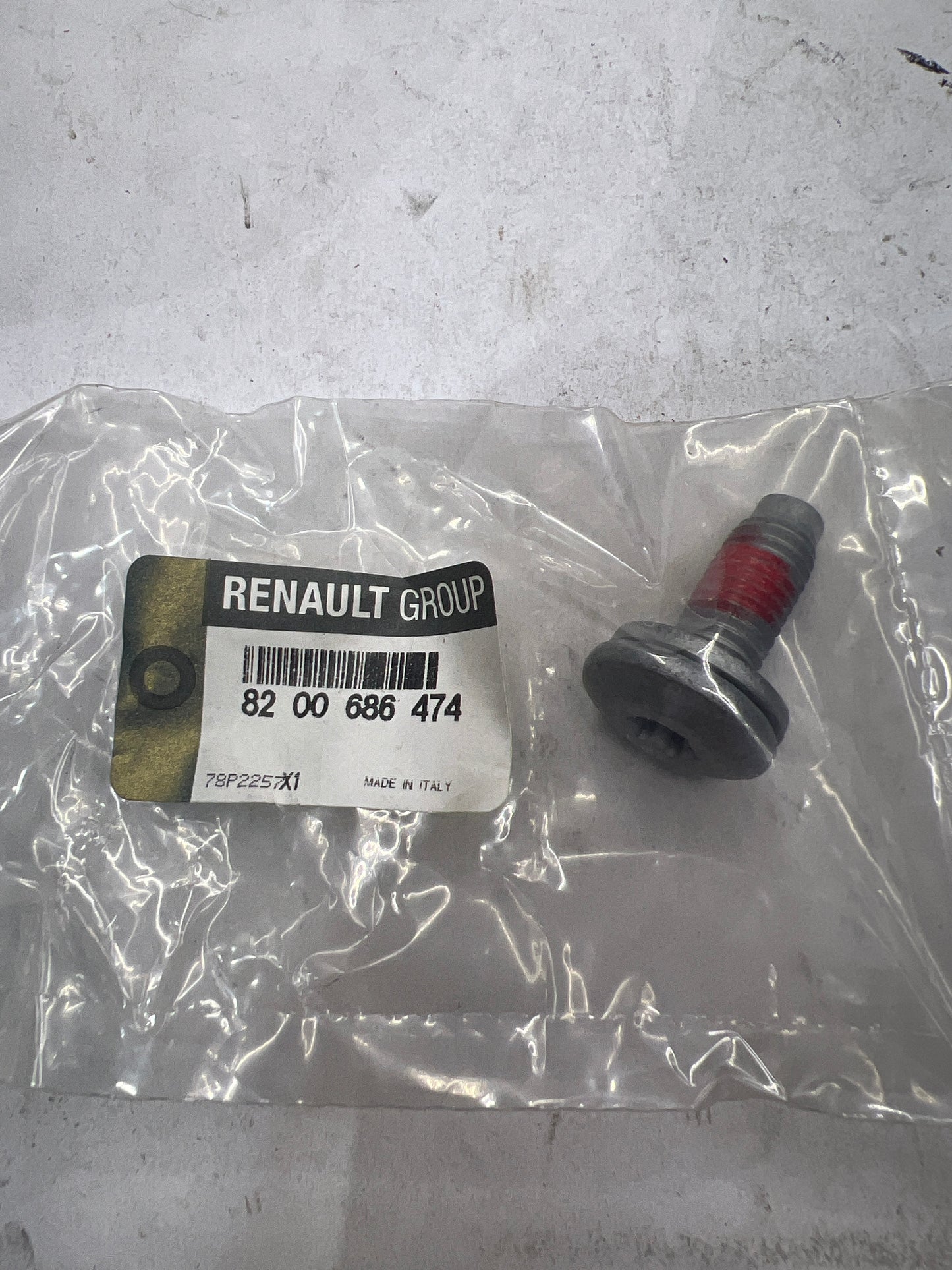 8200686474 TORNILLO 12X175 RENAULT