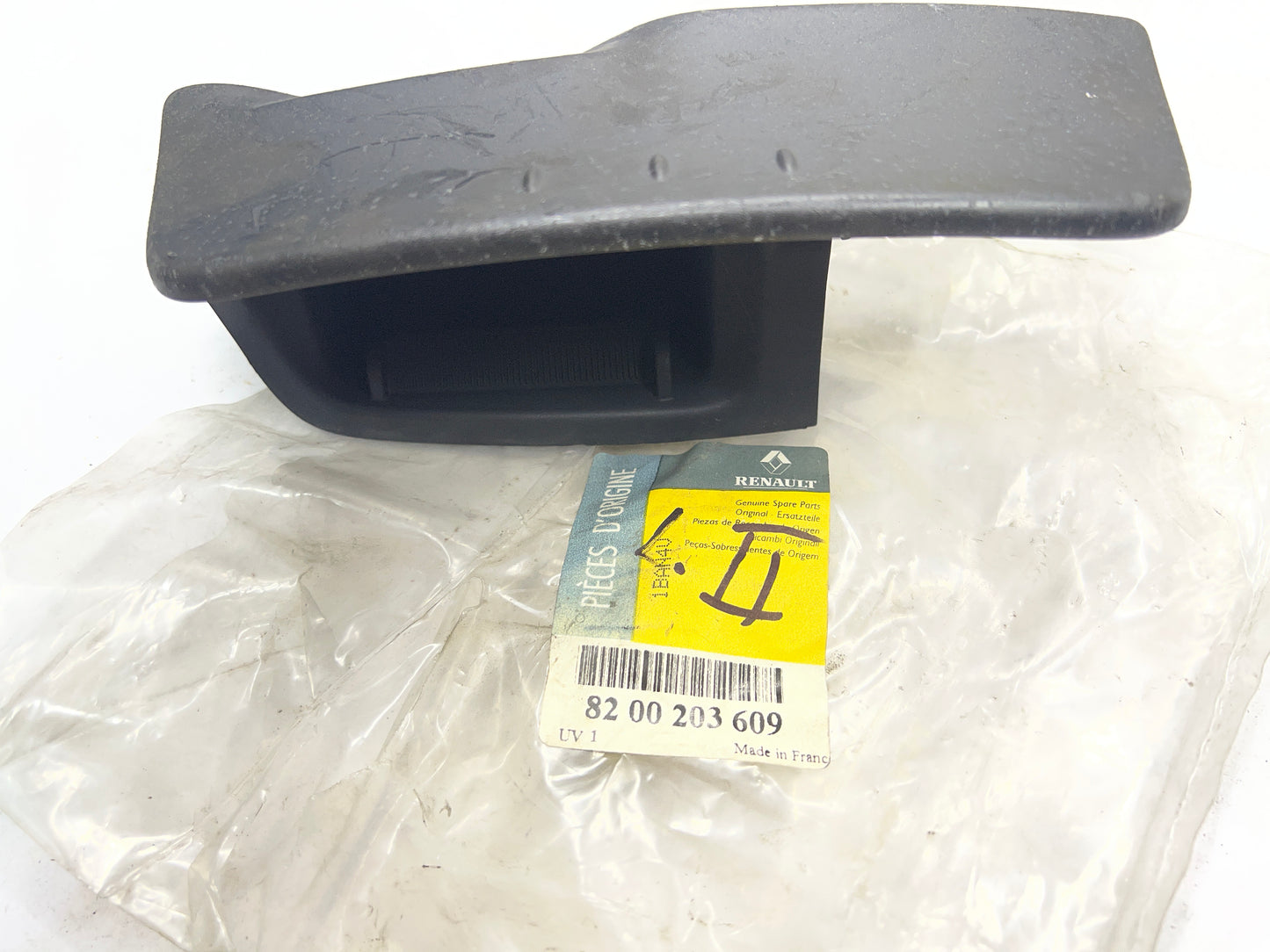 8200203609 CENICERO CONSOLA RENAULT