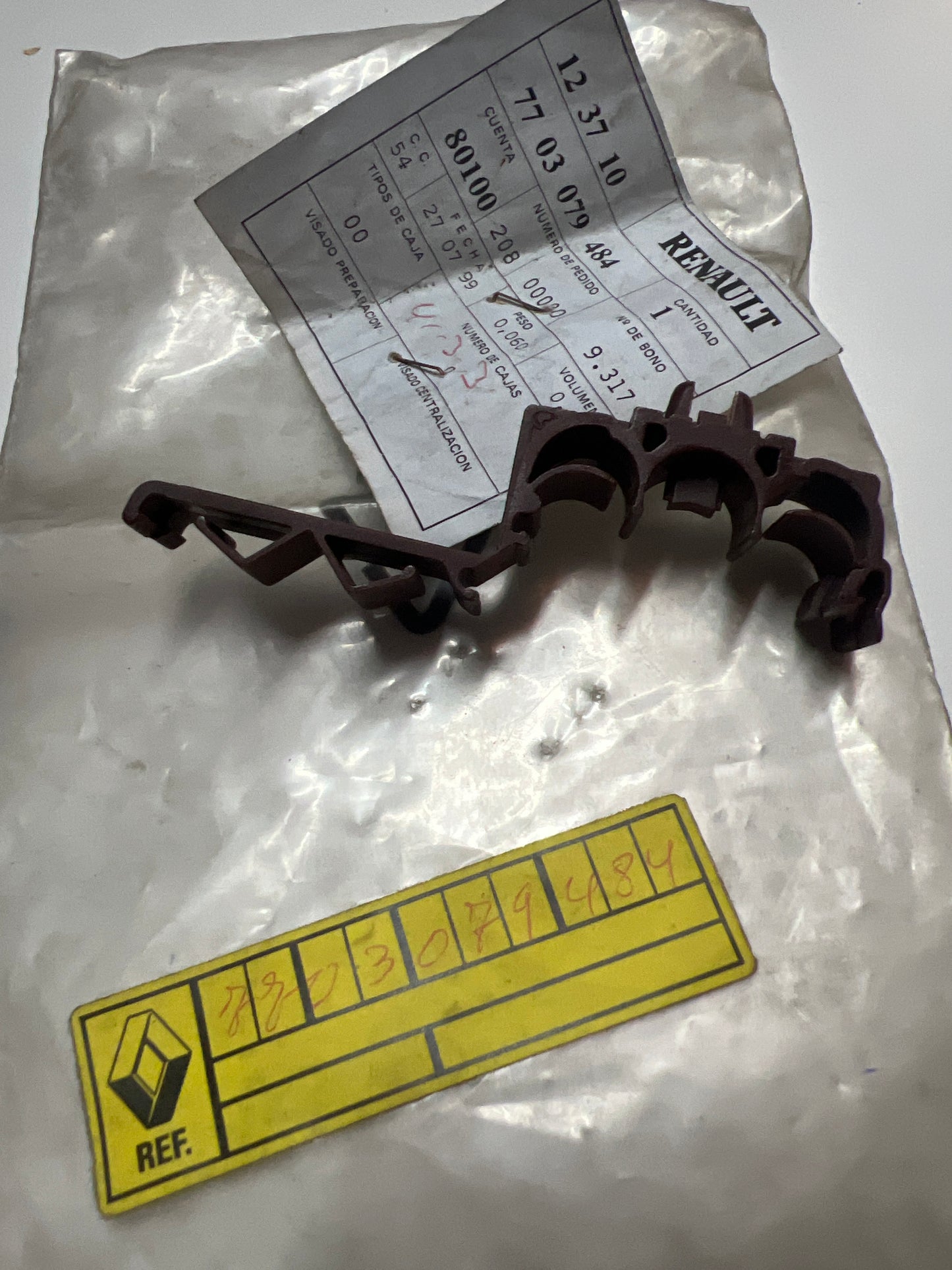 7703079484 GRAPA SOPORTE RENAULT