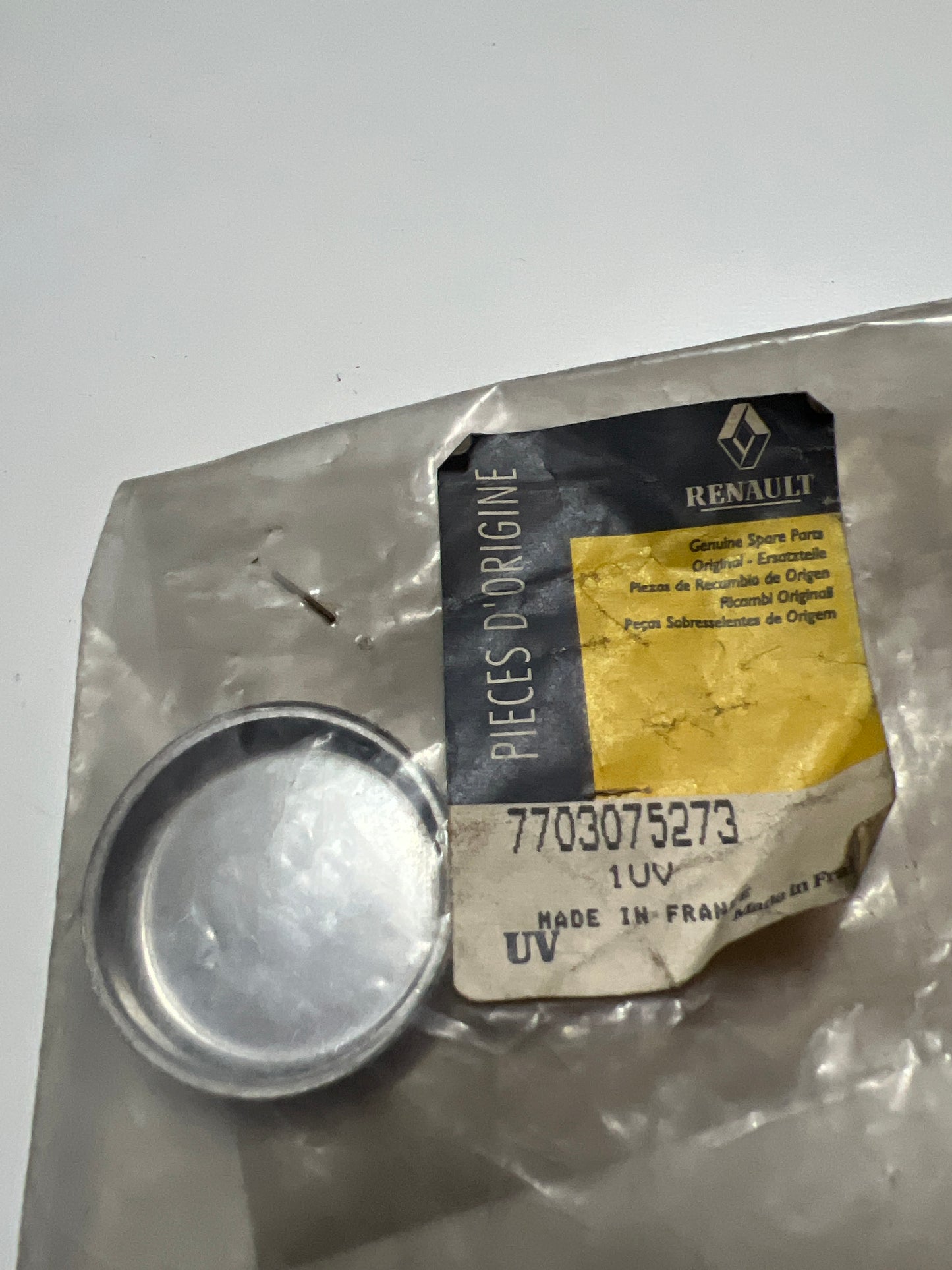 7703075273 Renault TAPON 42'5