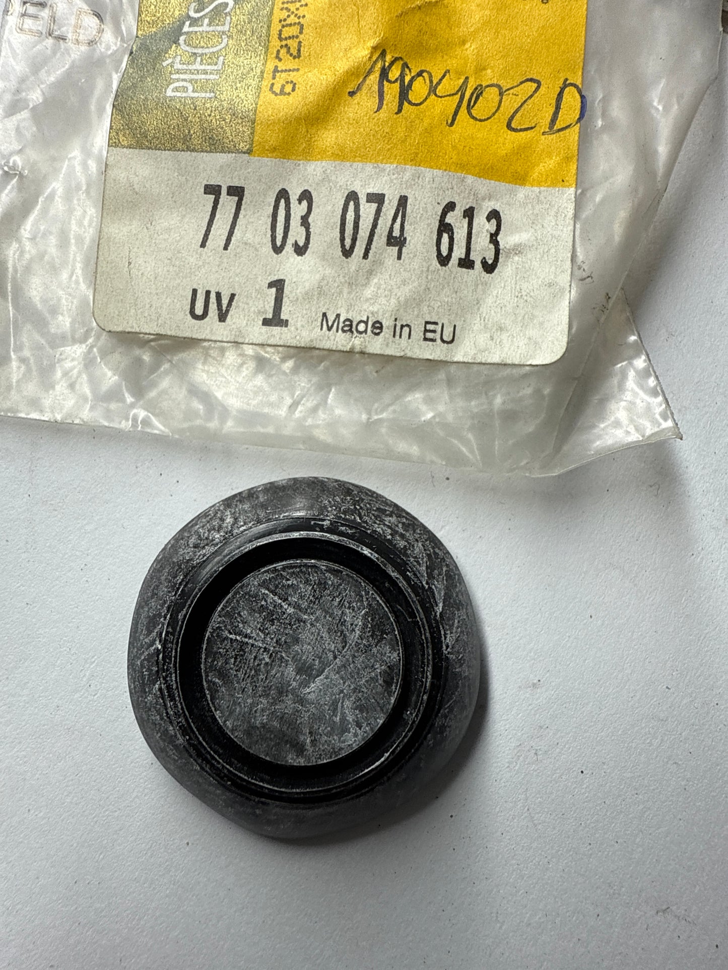 7703074613 - OBTURADOR 24 A 25 - Renault