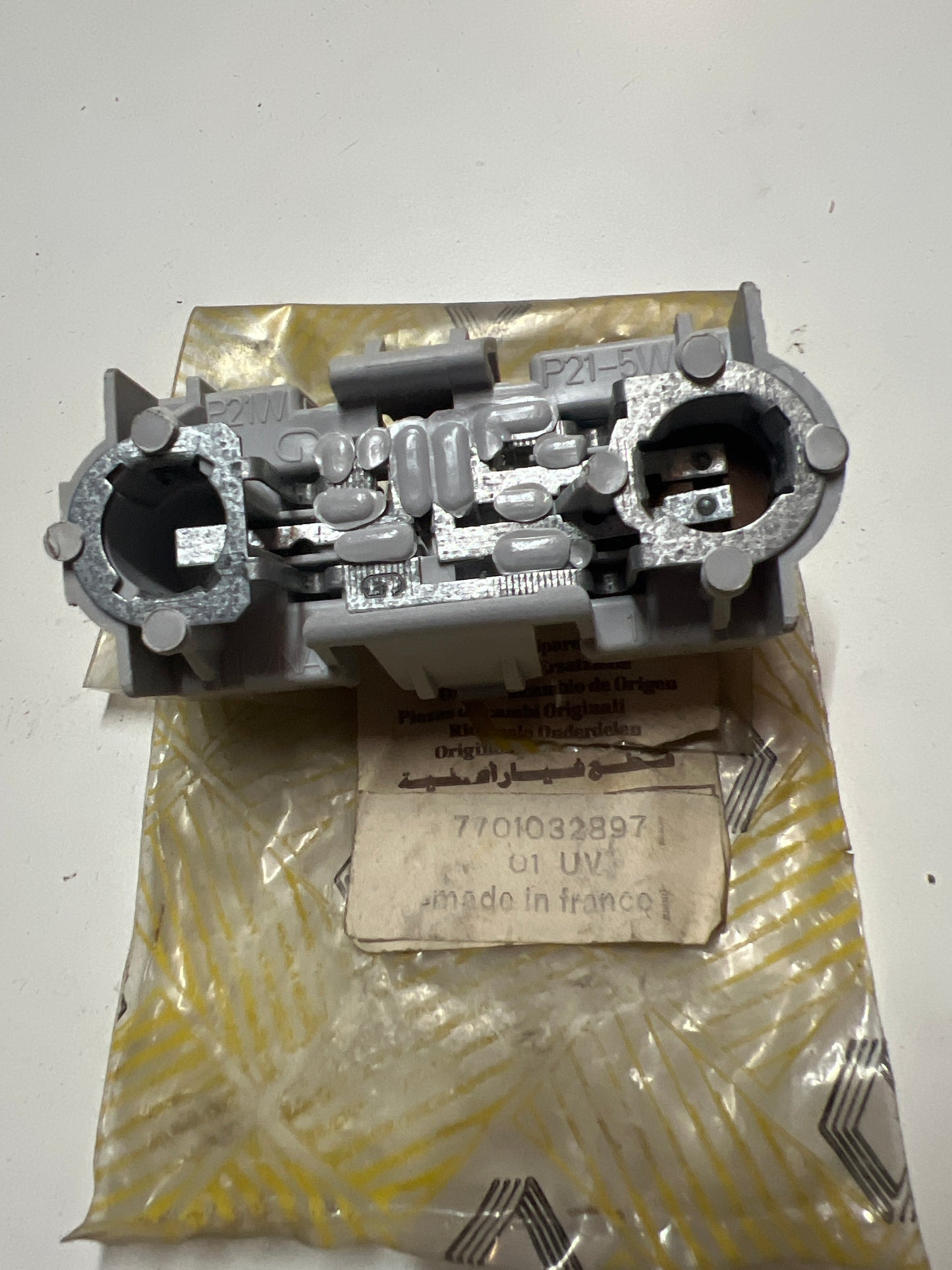 7701032897 Renault PORTA PILOTO I