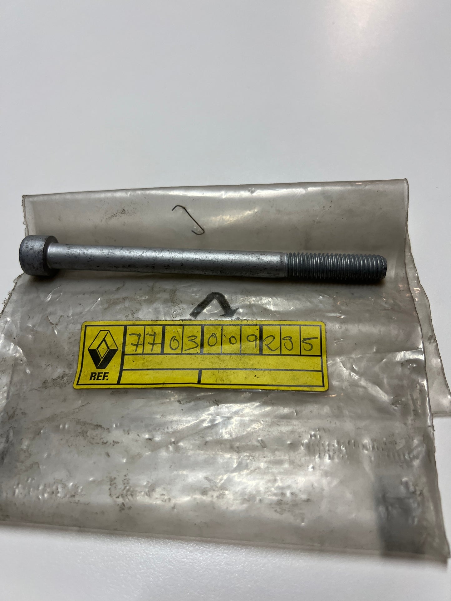 7703009235 - TORNILLO - Renault