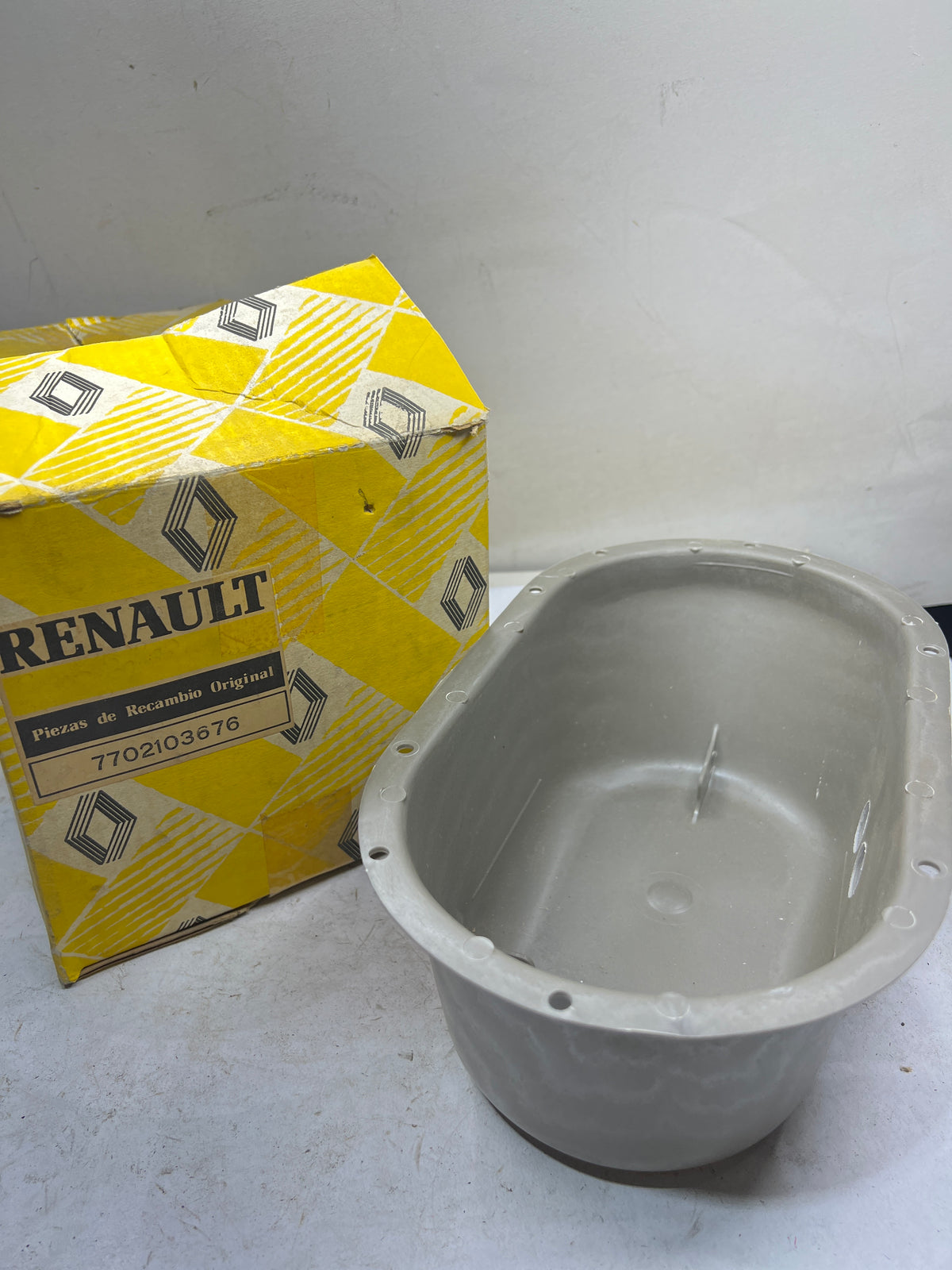 Tapa metálica Renault 7702103676