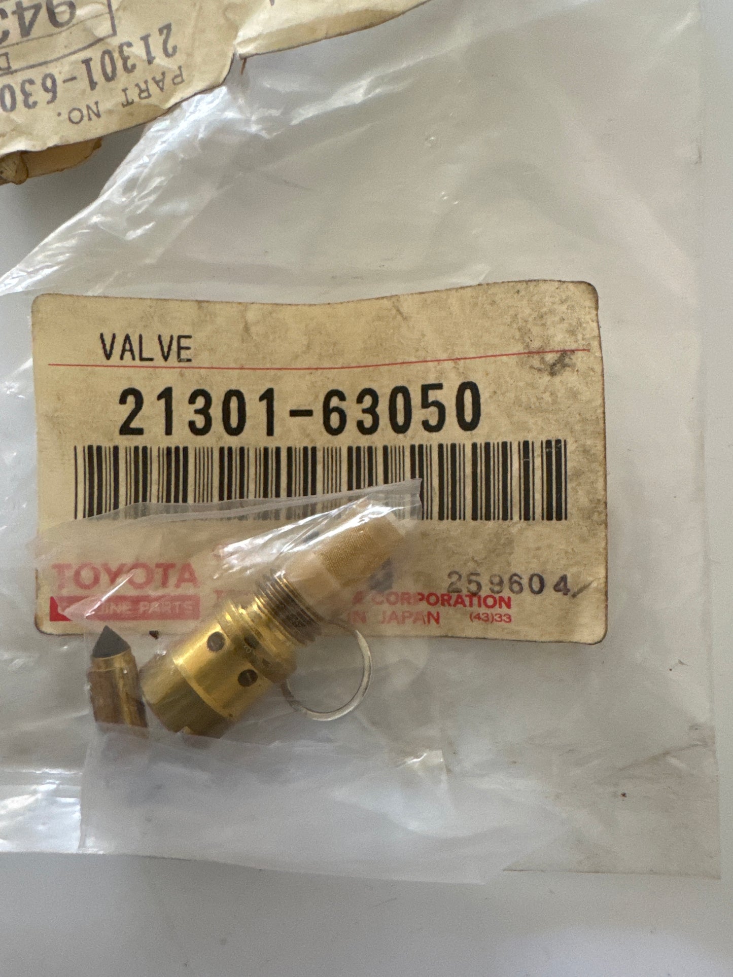 21301-63050 CARBURETOR, toyota