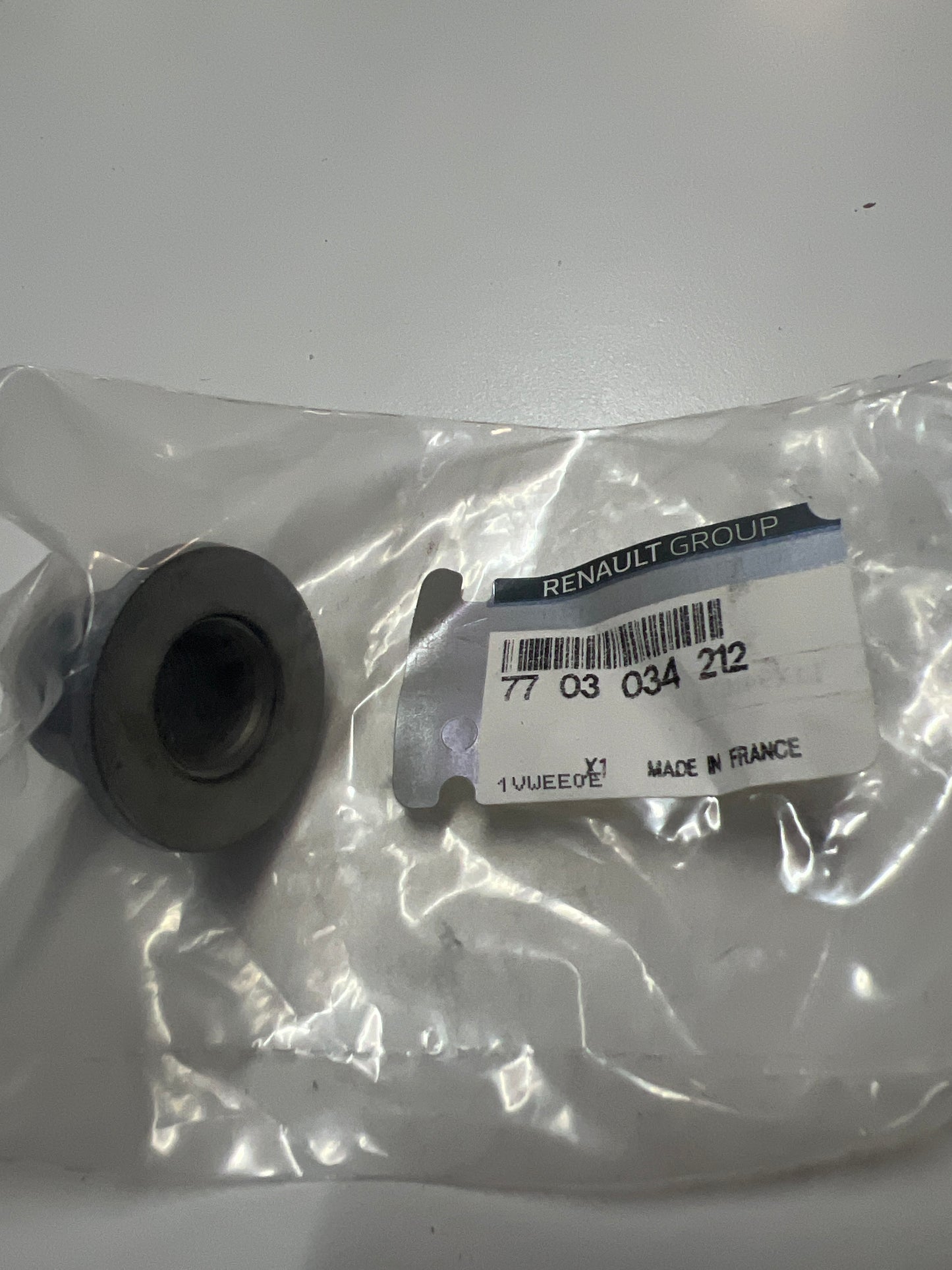 7703034212 Renault TUERCA M14