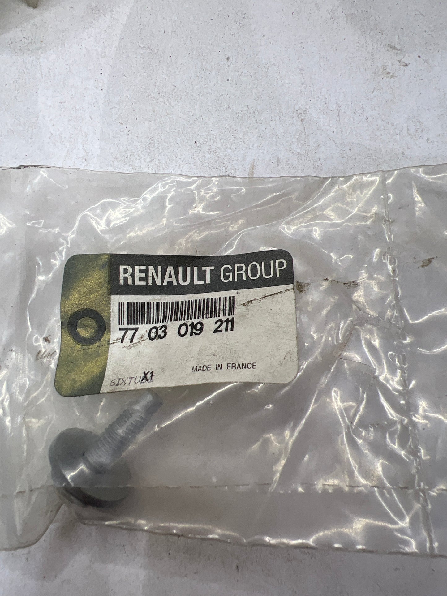 7703019211 Clip, tapacubos RENAULT