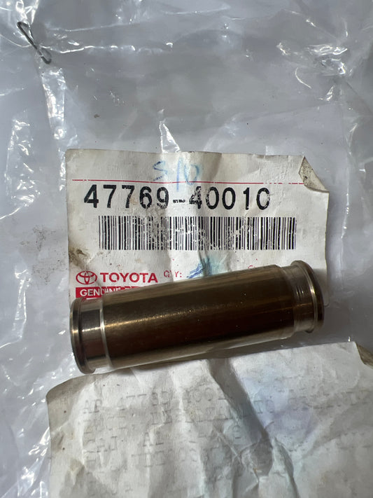 47769-40010 FRONT DISC BRAKE CALIPER & DUST COVER, toyota