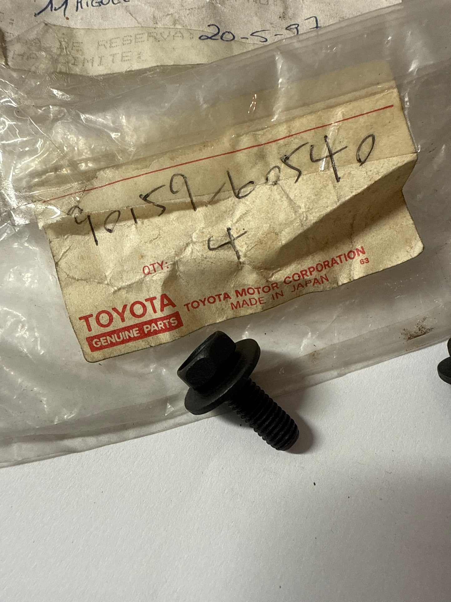 90159-60540 REAR COMBINATION LAMP, toyota