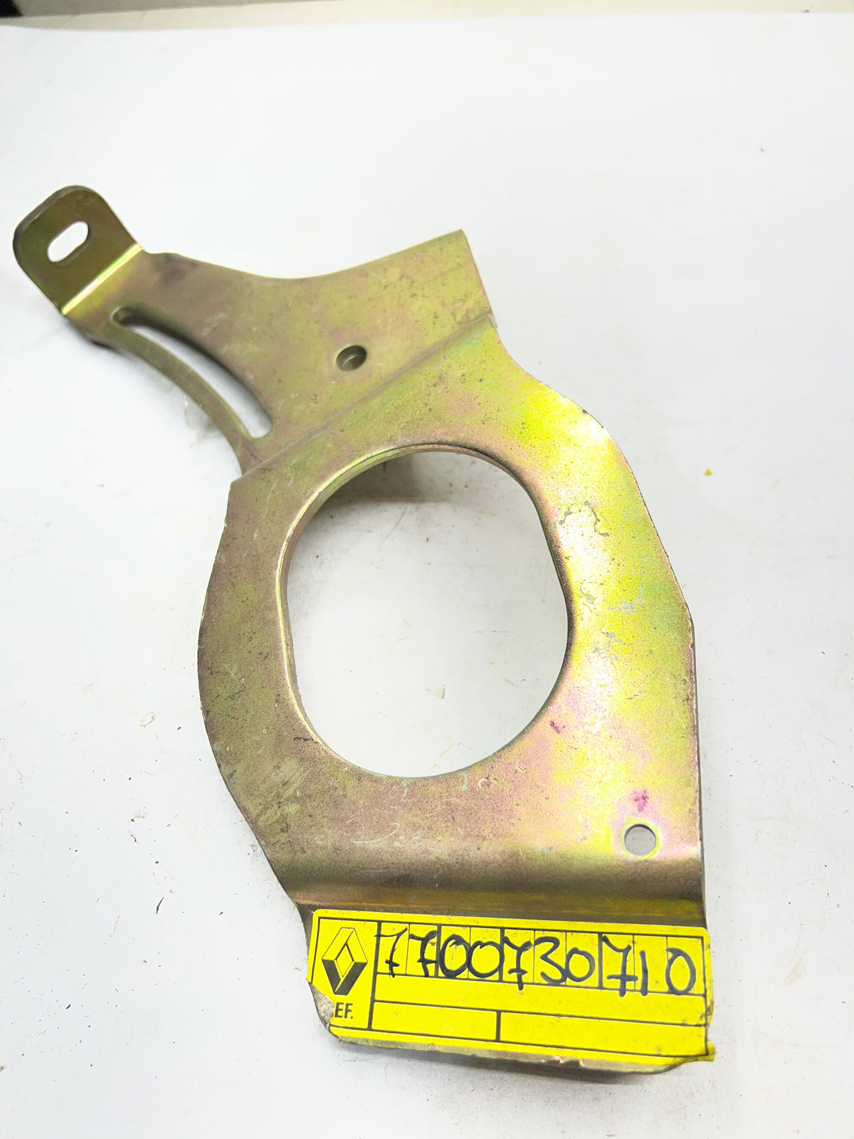 Soporte metálico Renault 7700730710