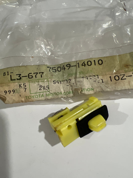 75049-14010 QUARTER WINDOW, toyota