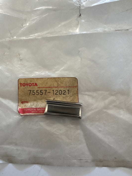 75557-12021, 75557-12021; toyota, Toyota - Lexus