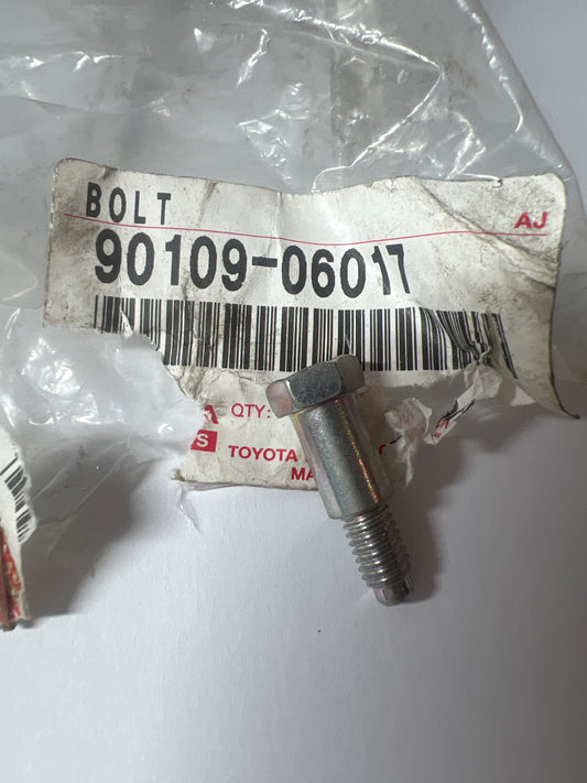 90109-06017 TIMING GEAR COVER & REAR END PLATE, toyota