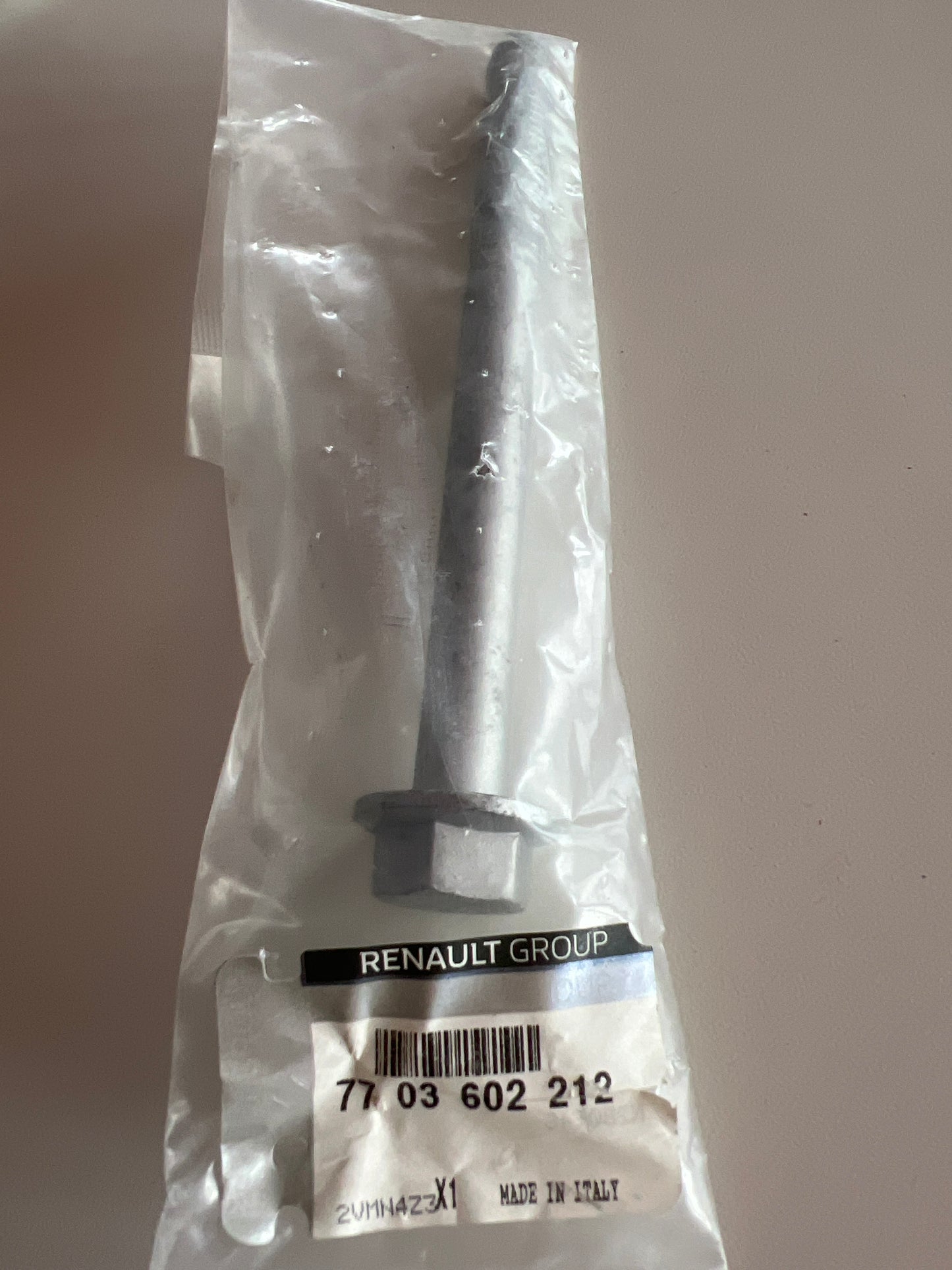 7703602212 - TORNILLO M12 - Renault