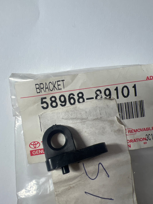 58968-89101 CONSOLE BOX & BRACKET, toyota