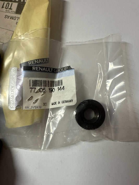 7705190144 - TUERCA M10X150 - Renault